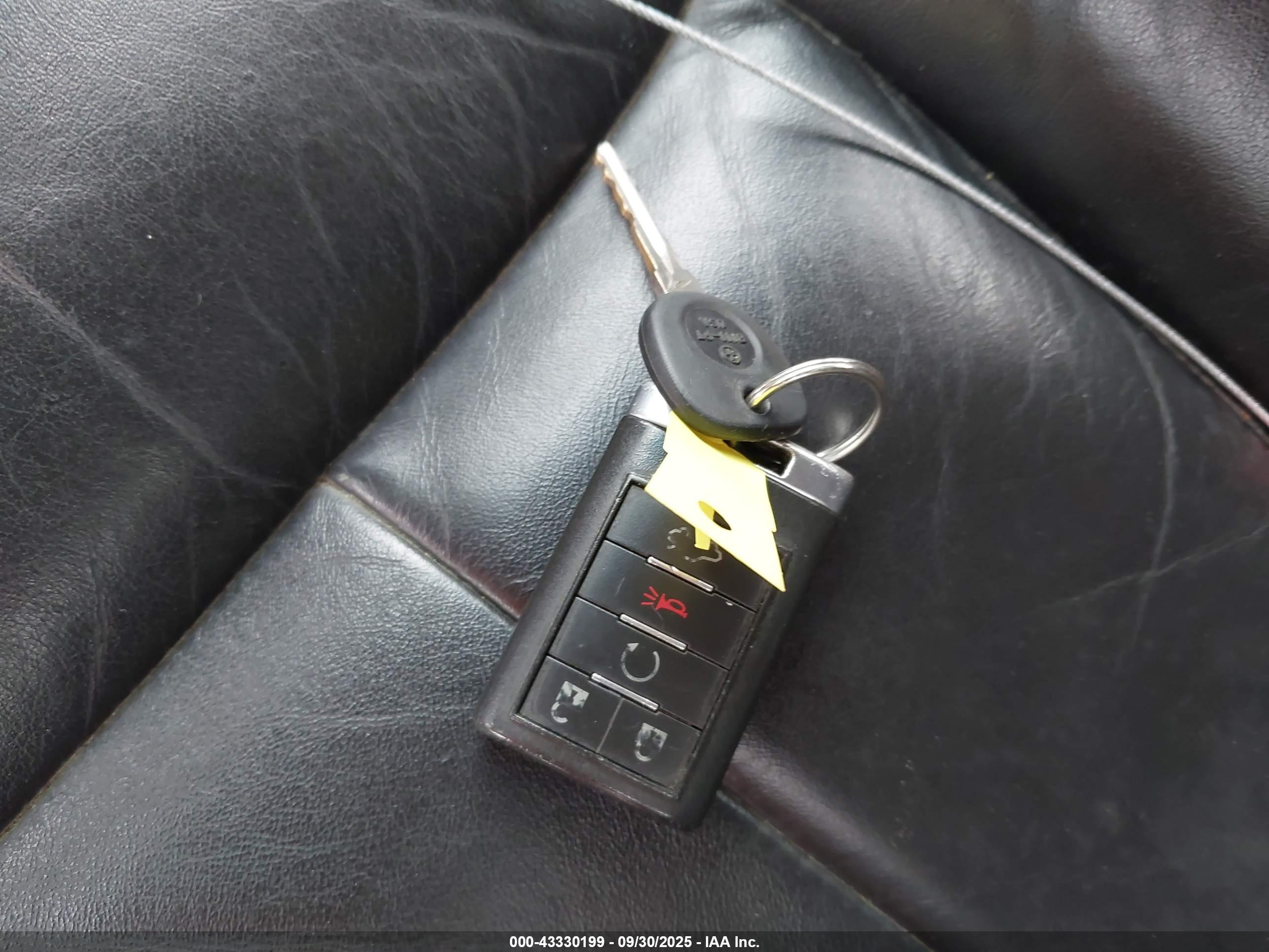 CADILLAC DTS image 11