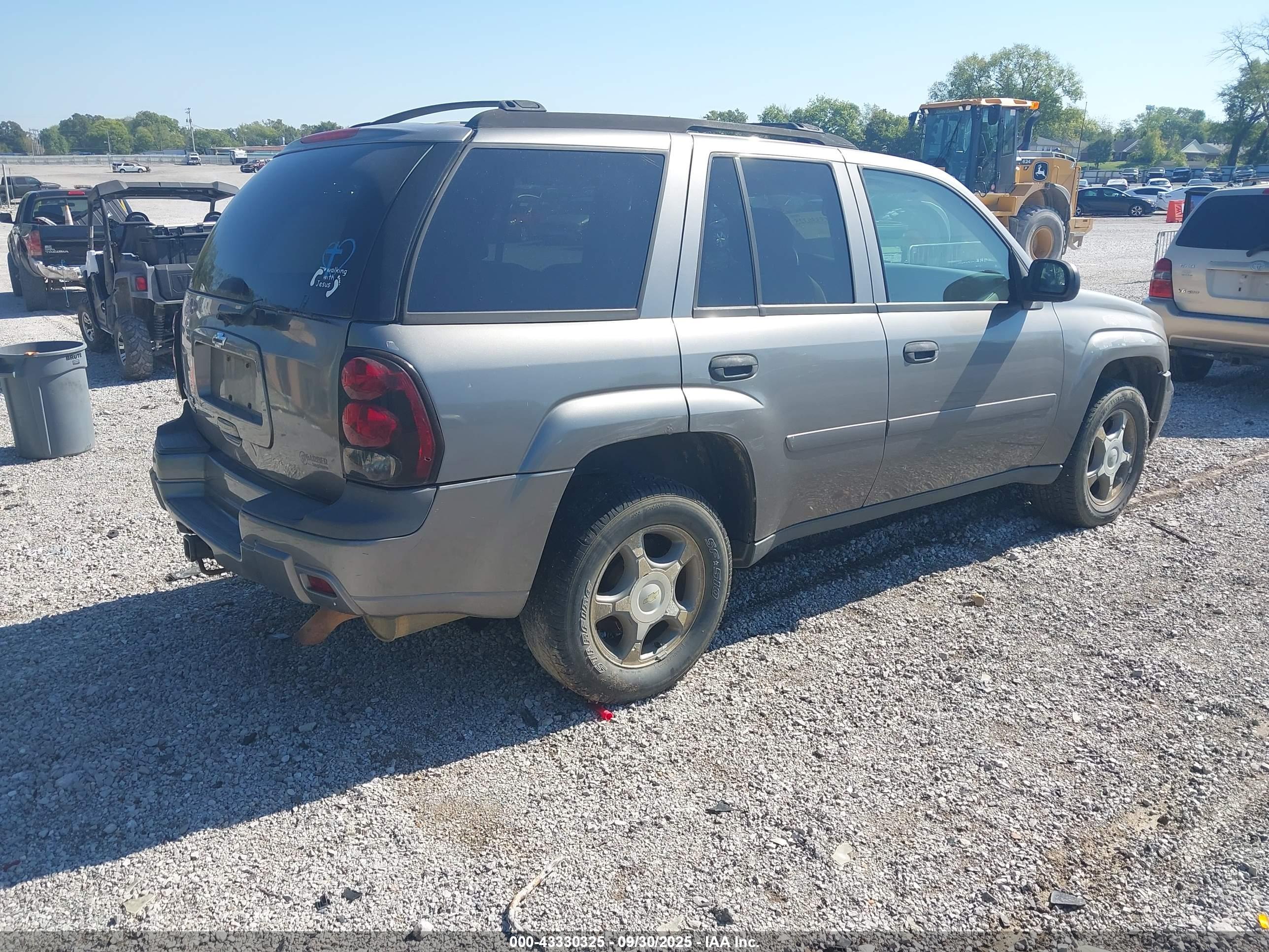 CHEVROLET TRAILBLAZER image 4