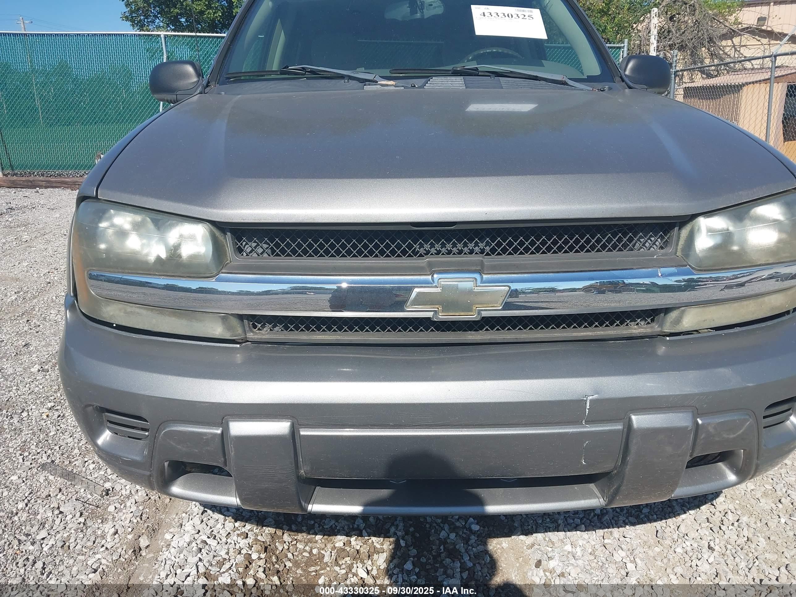 CHEVROLET TRAILBLAZER image 6