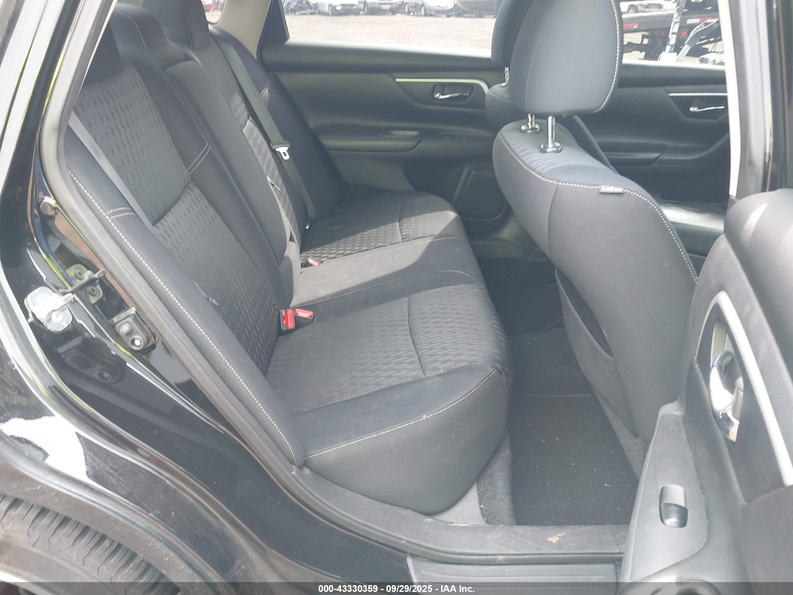 NISSAN ALTIMA image 8