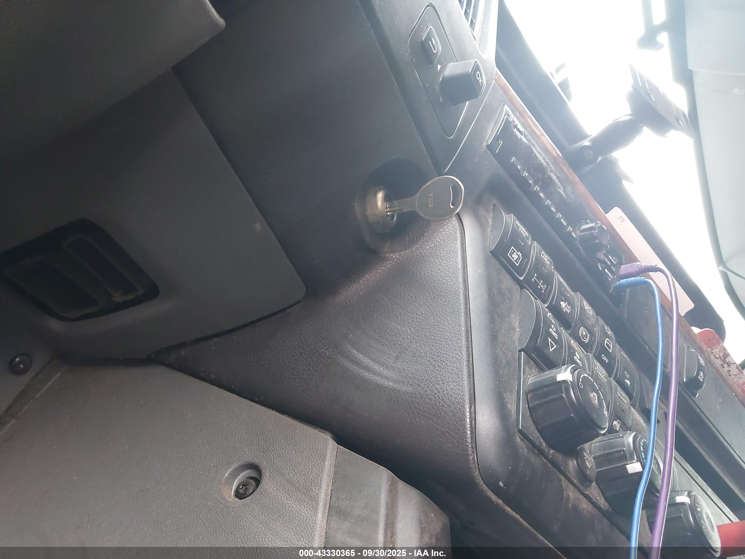 INTERNATIONAL LT image 11
