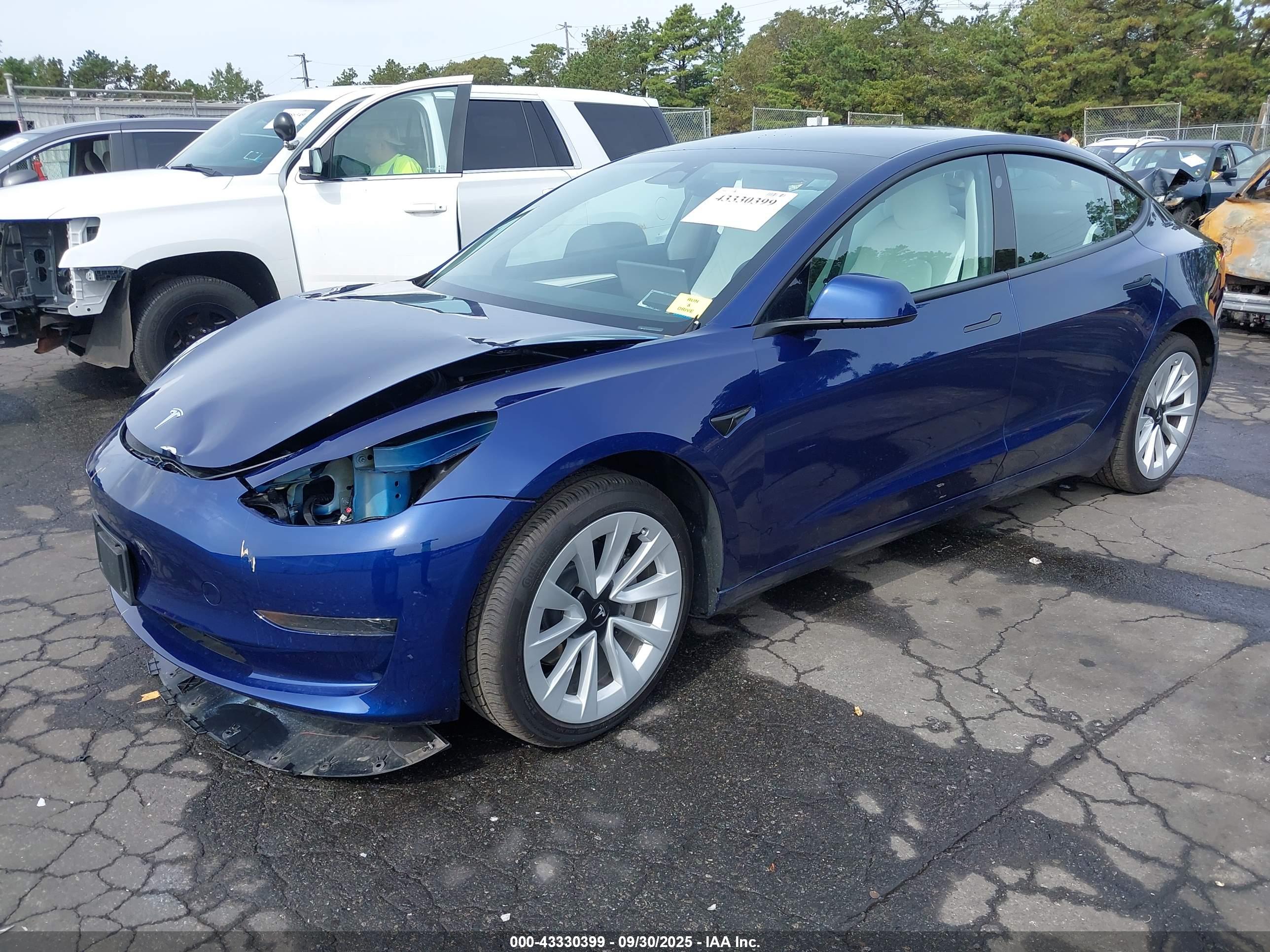 TESLA MODEL image 2