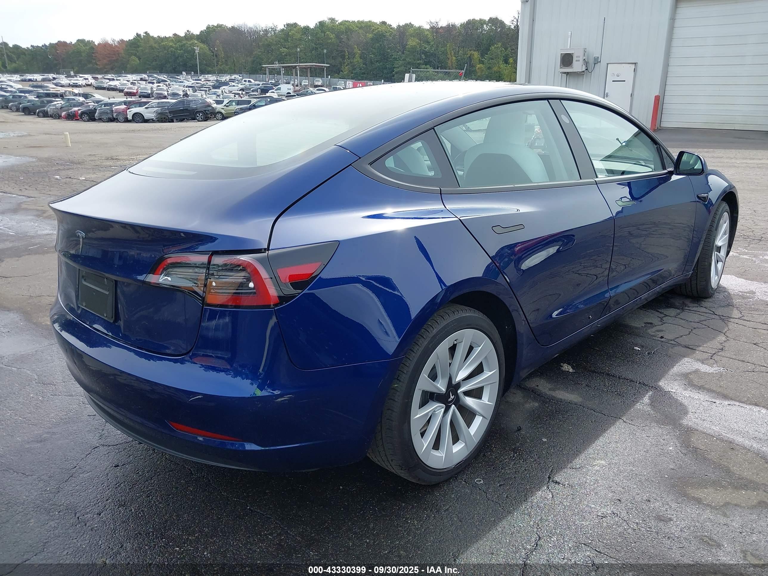 TESLA MODEL image 4