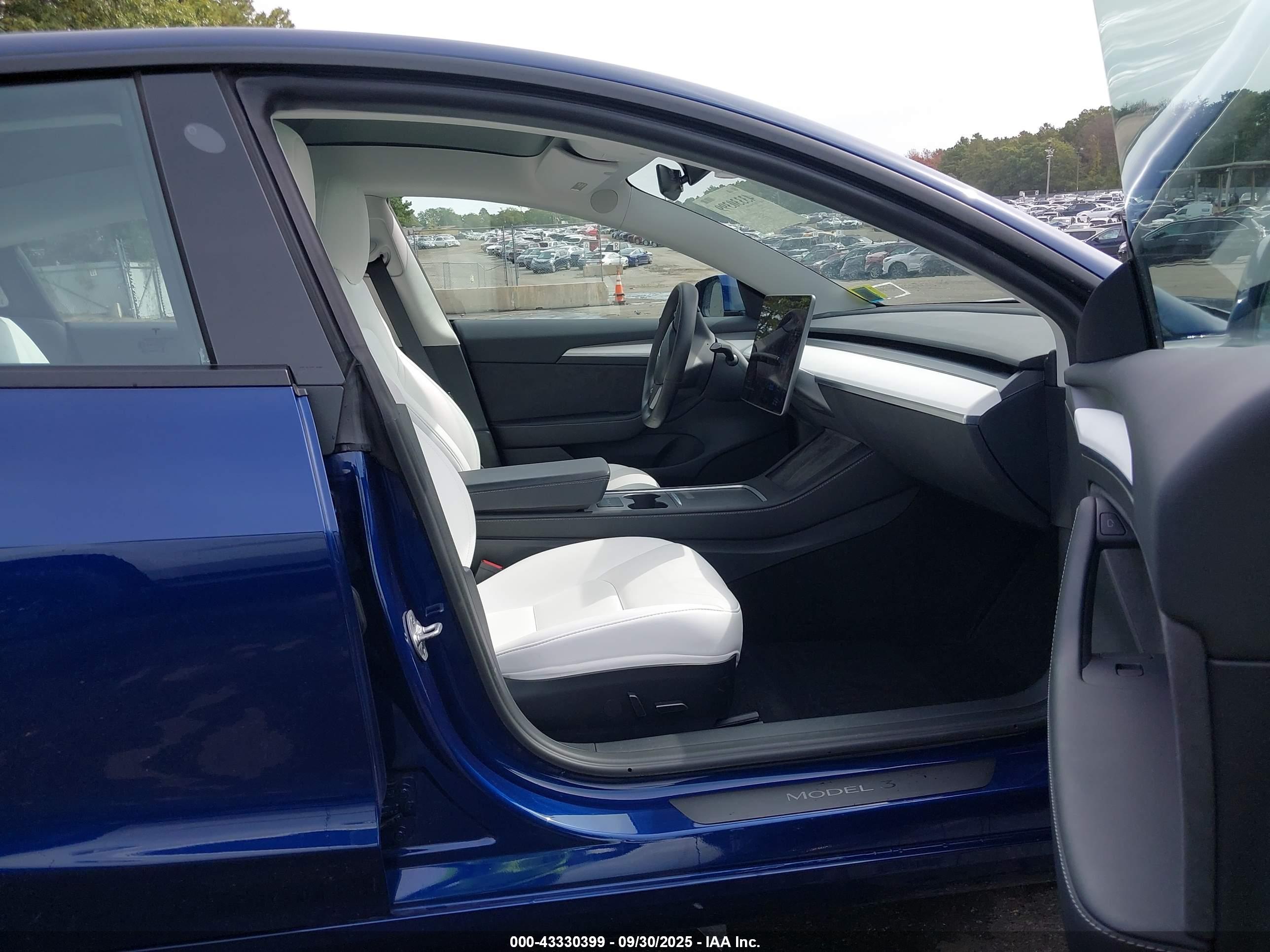 TESLA MODEL image 5