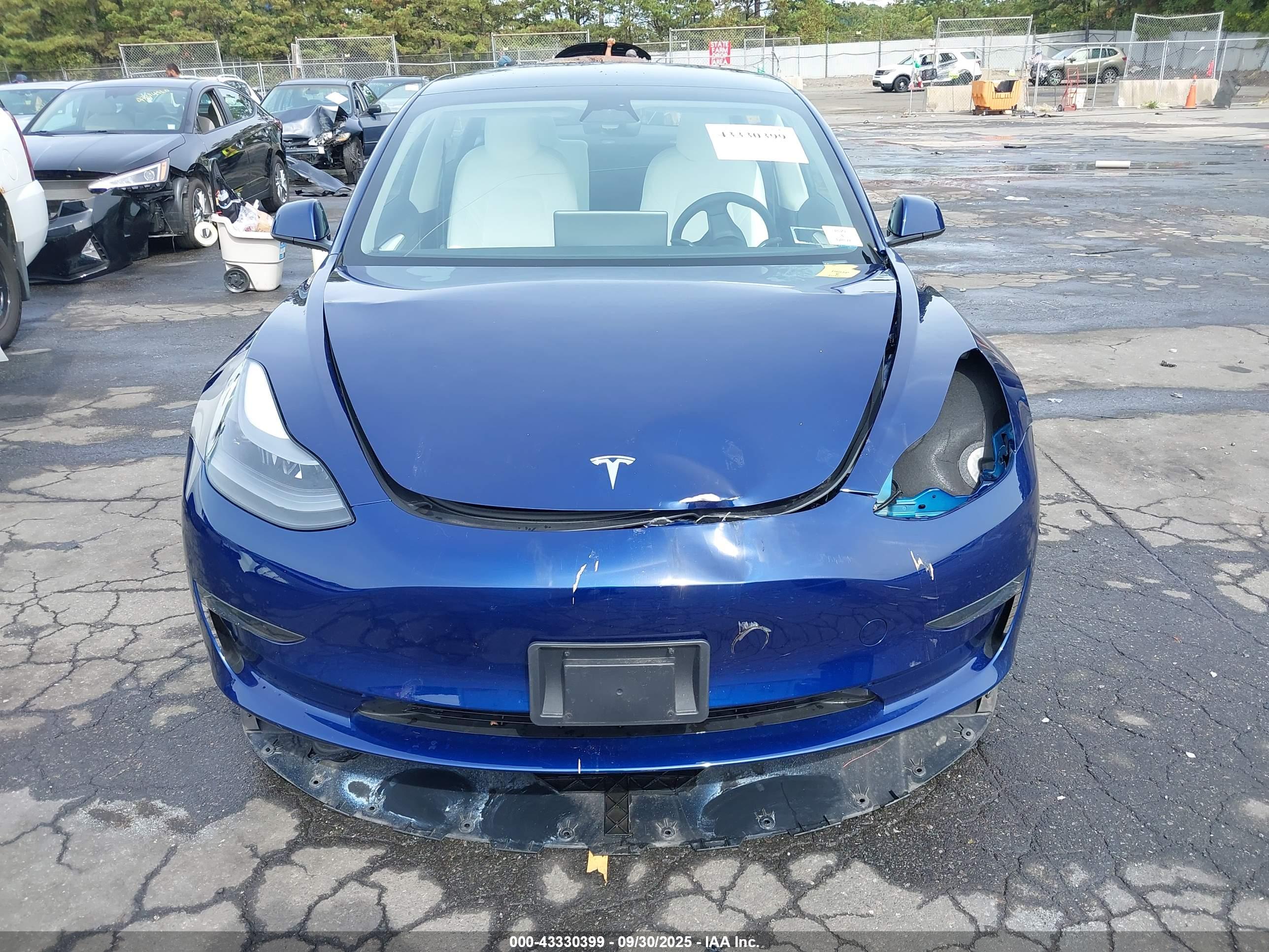 TESLA MODEL image 6