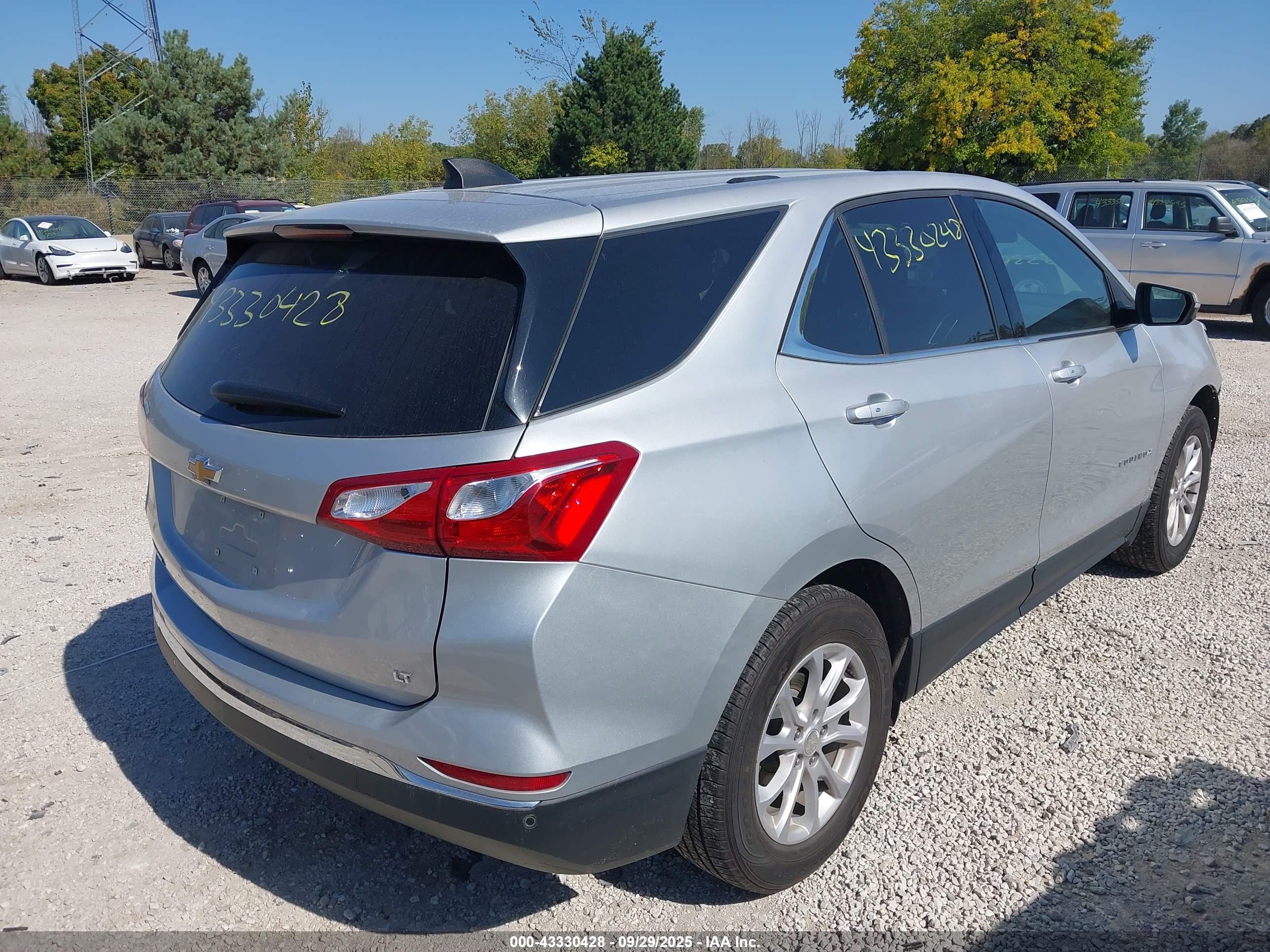 CHEVROLET EQUINOX image 4