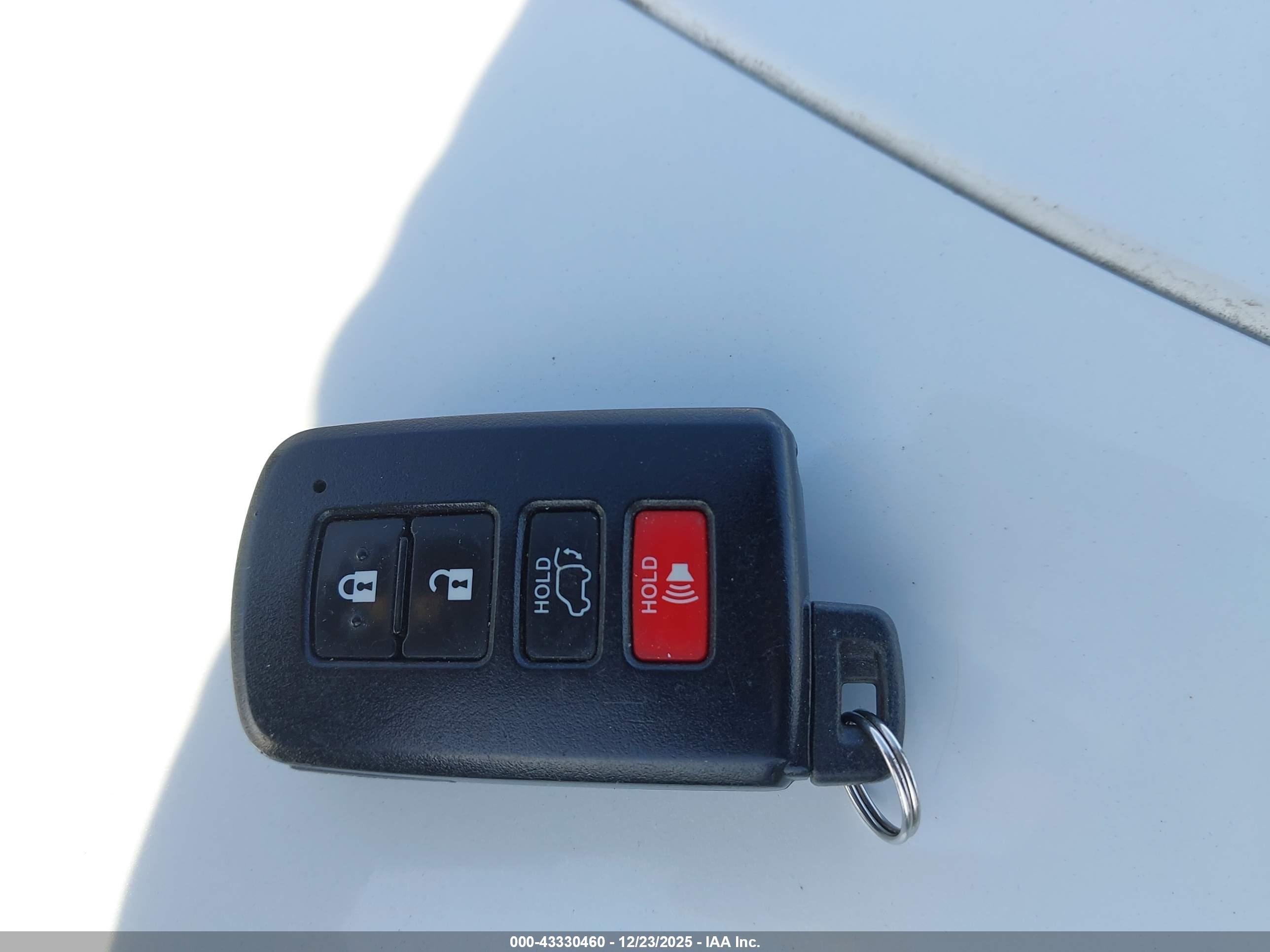 TOYOTA RAV4 image 11