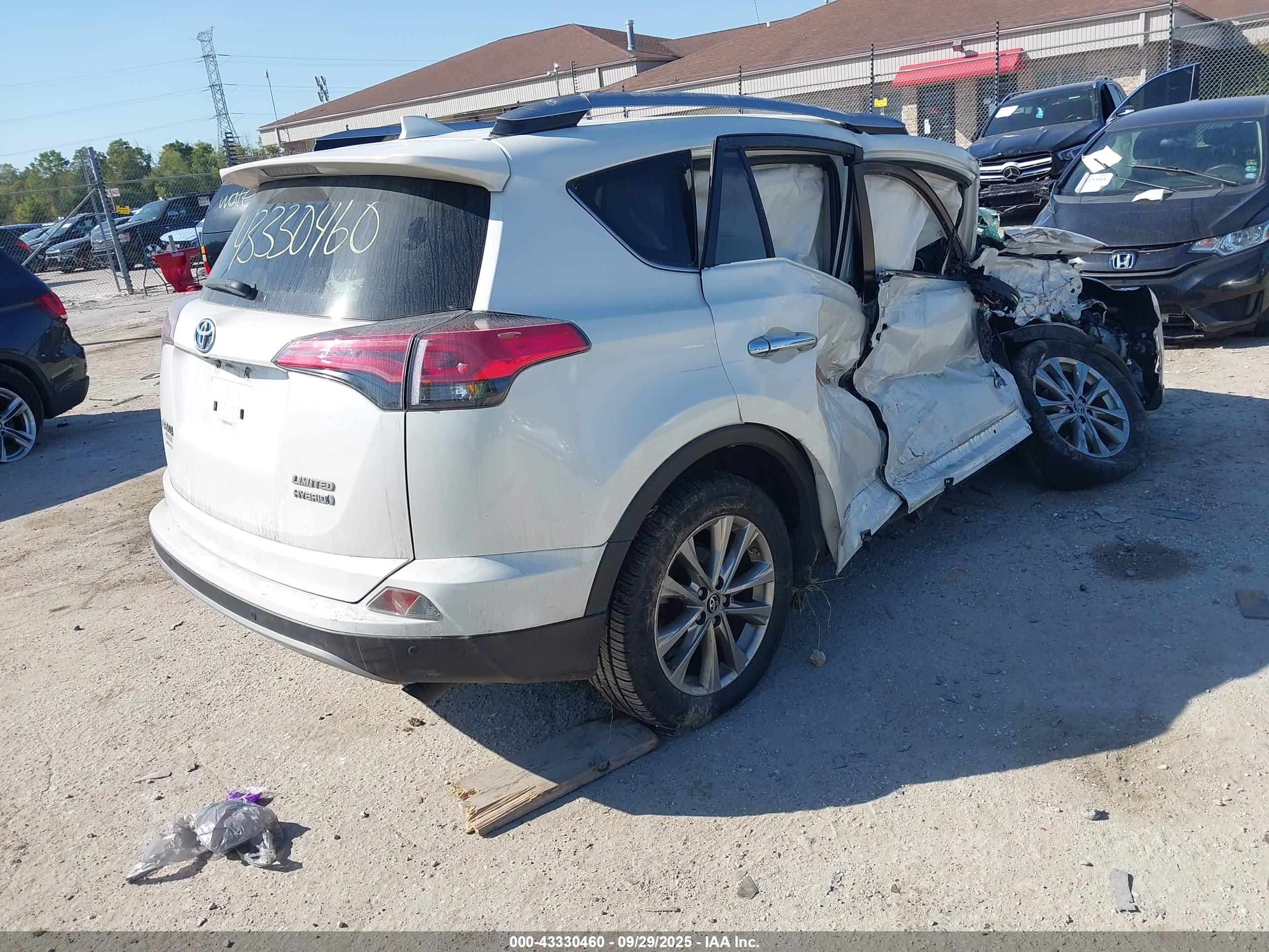 TOYOTA RAV4 image 4