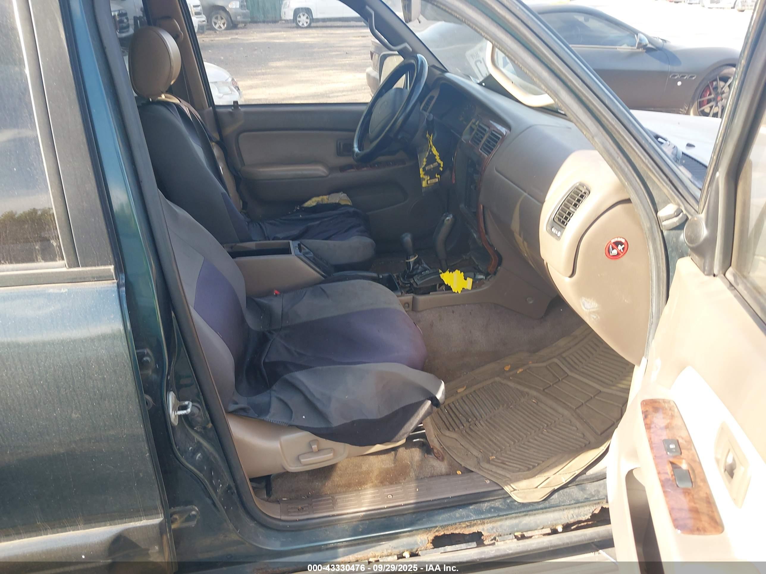 TOYOTA 4RUNNER image 5