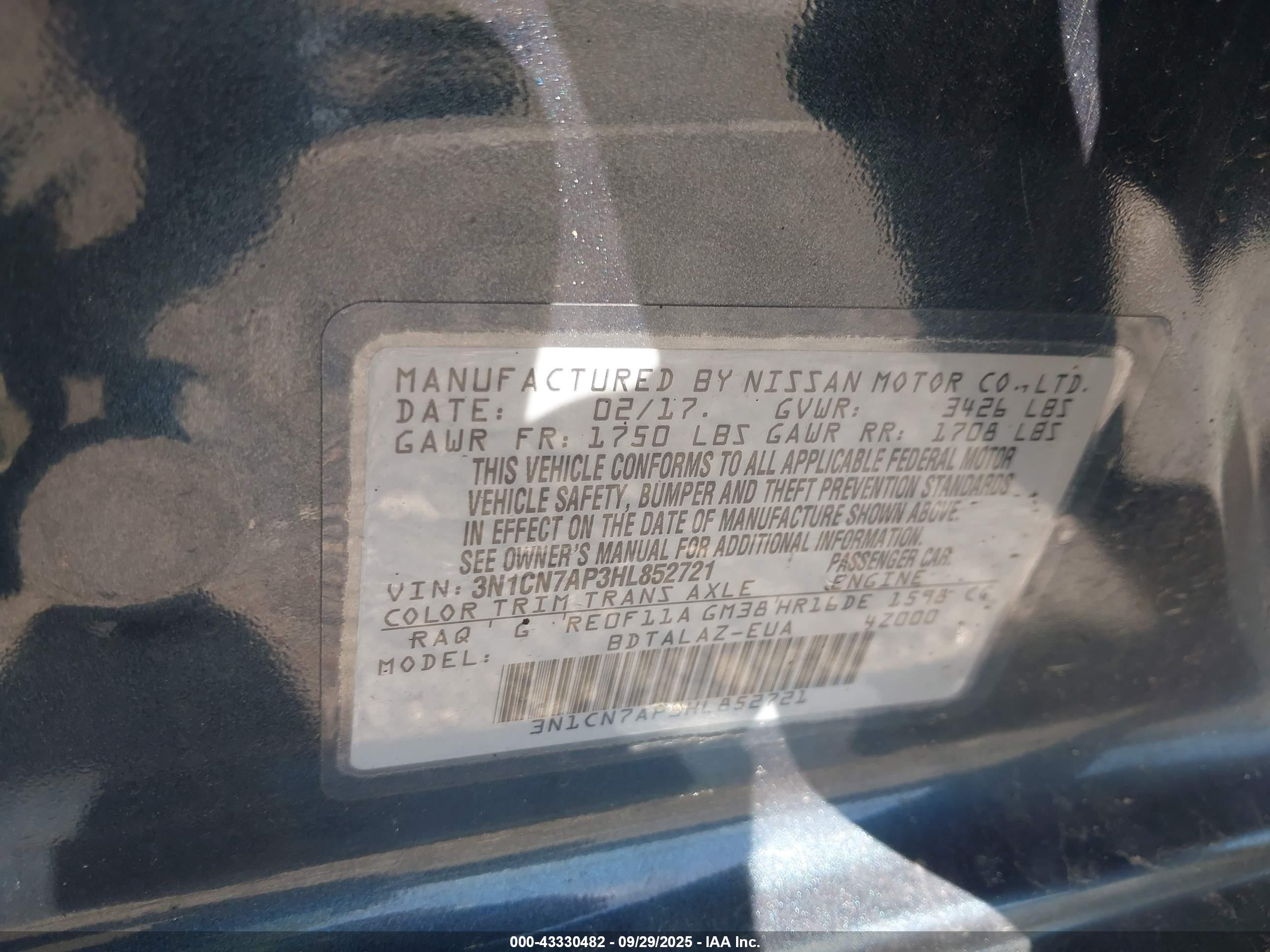 NISSAN VERSA image 9