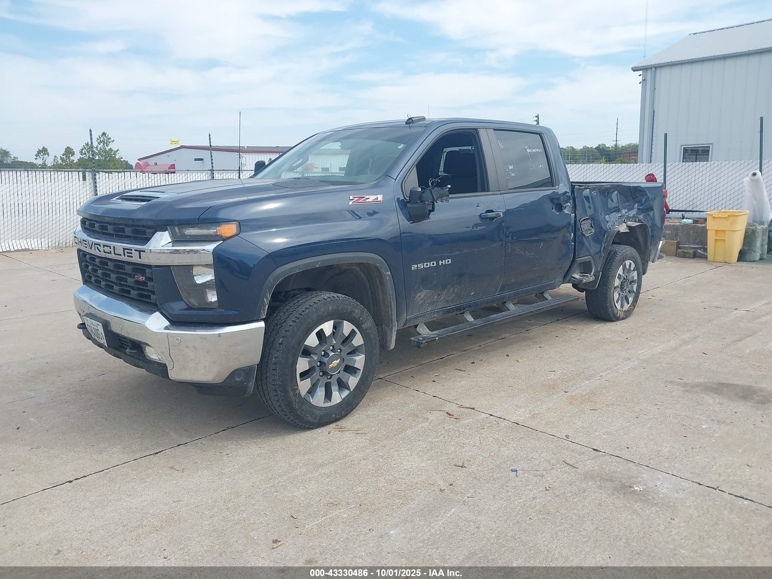 CHEVROLET SILVERADO image 2