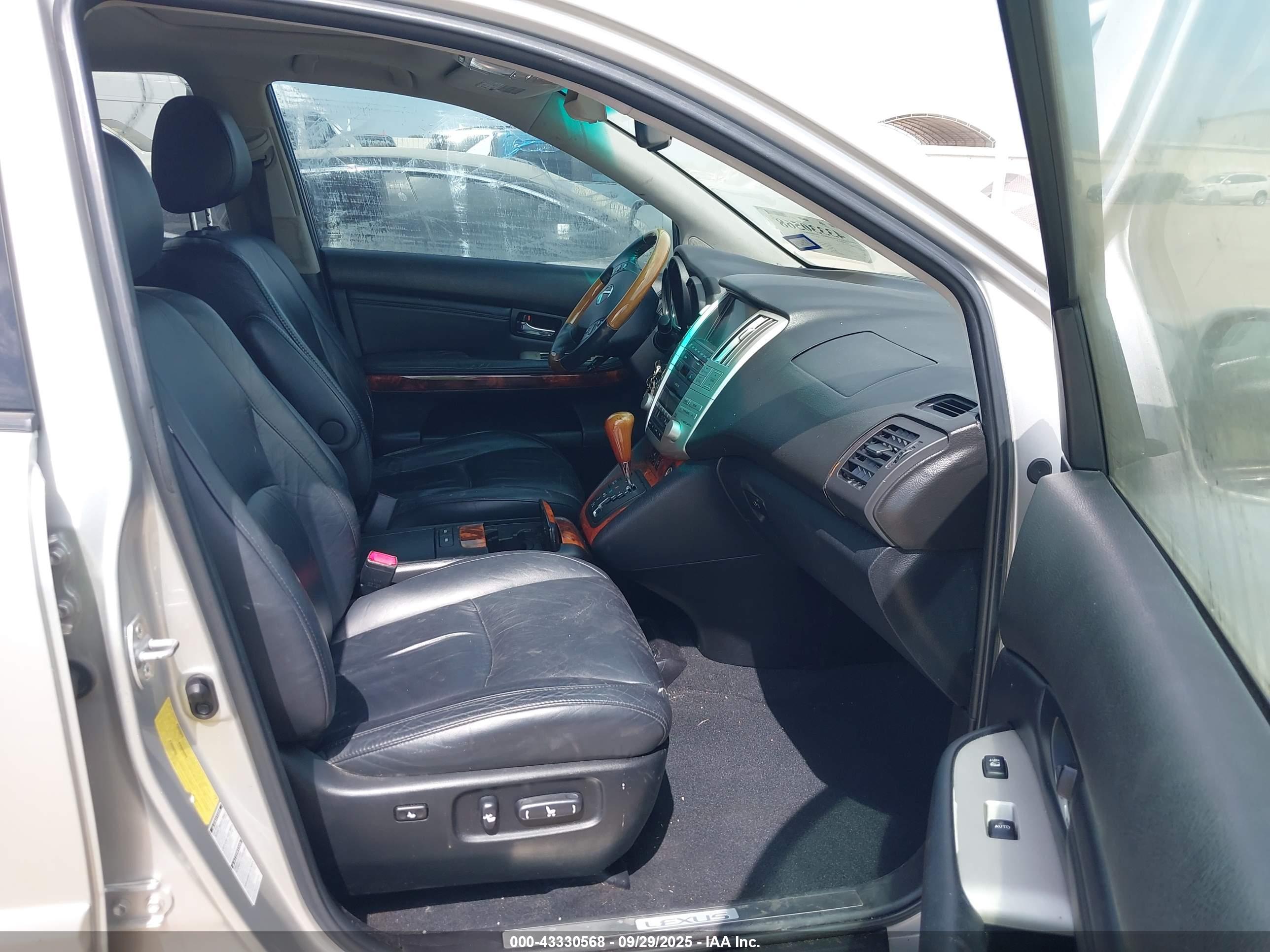 LEXUS RX image 5