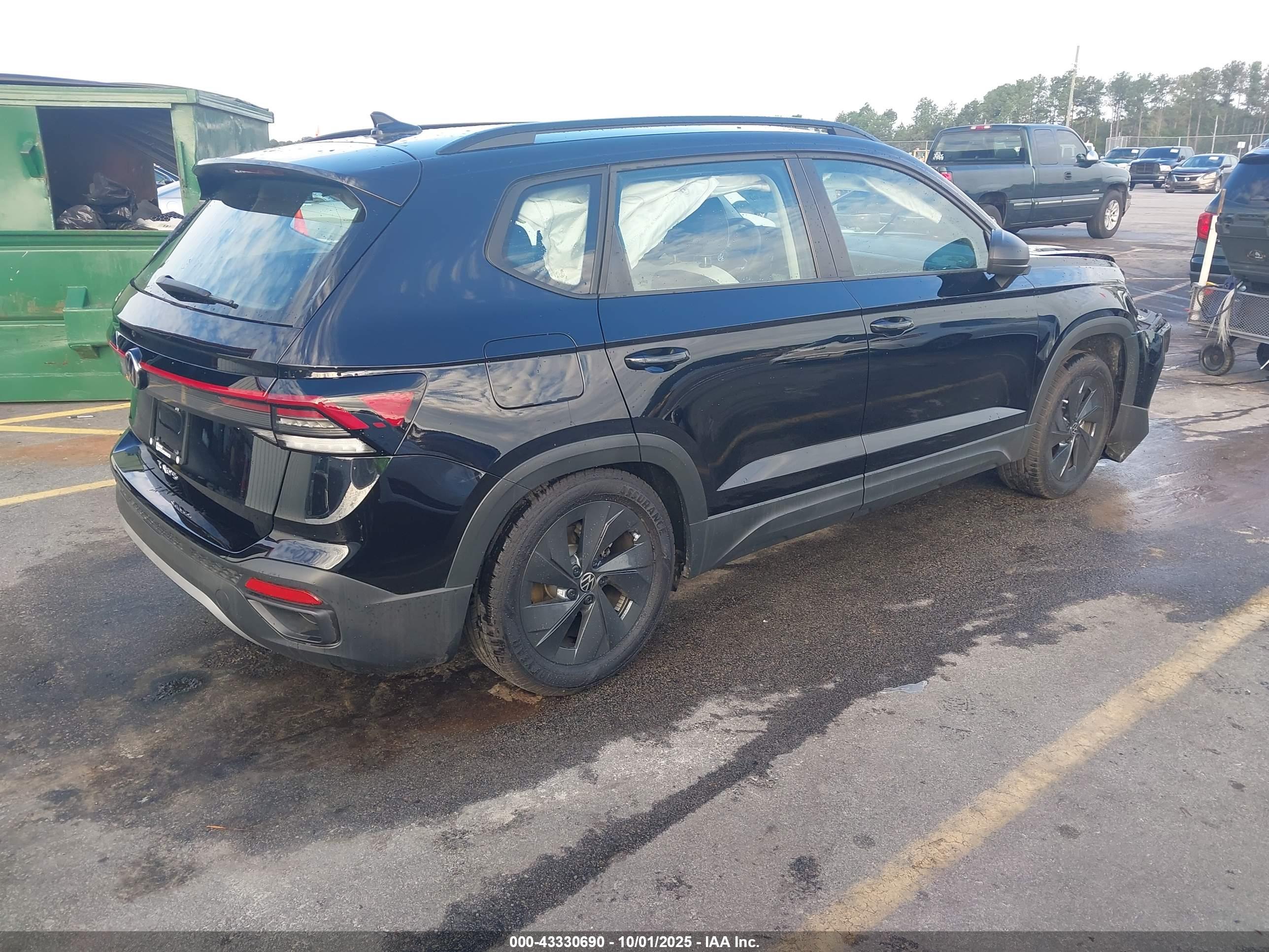 VOLKSWAGEN TAOS image 4