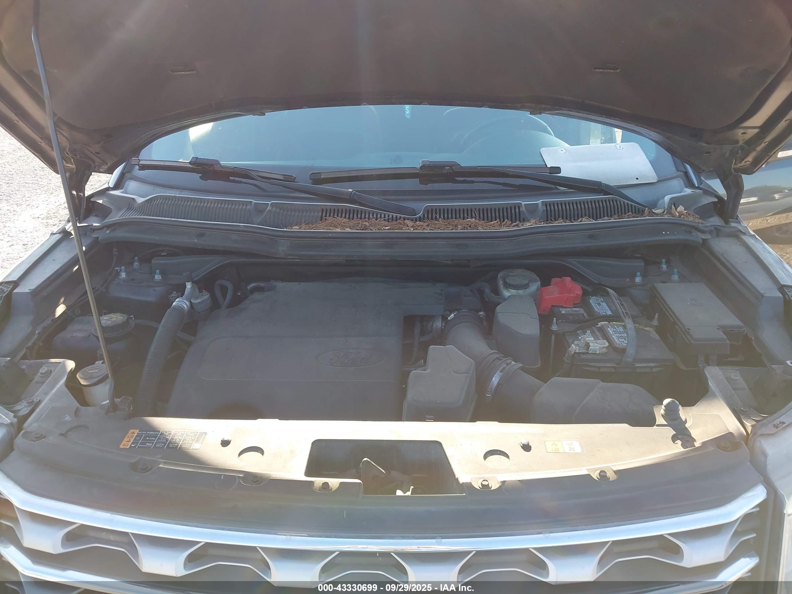 FORD EXPLORER image 10