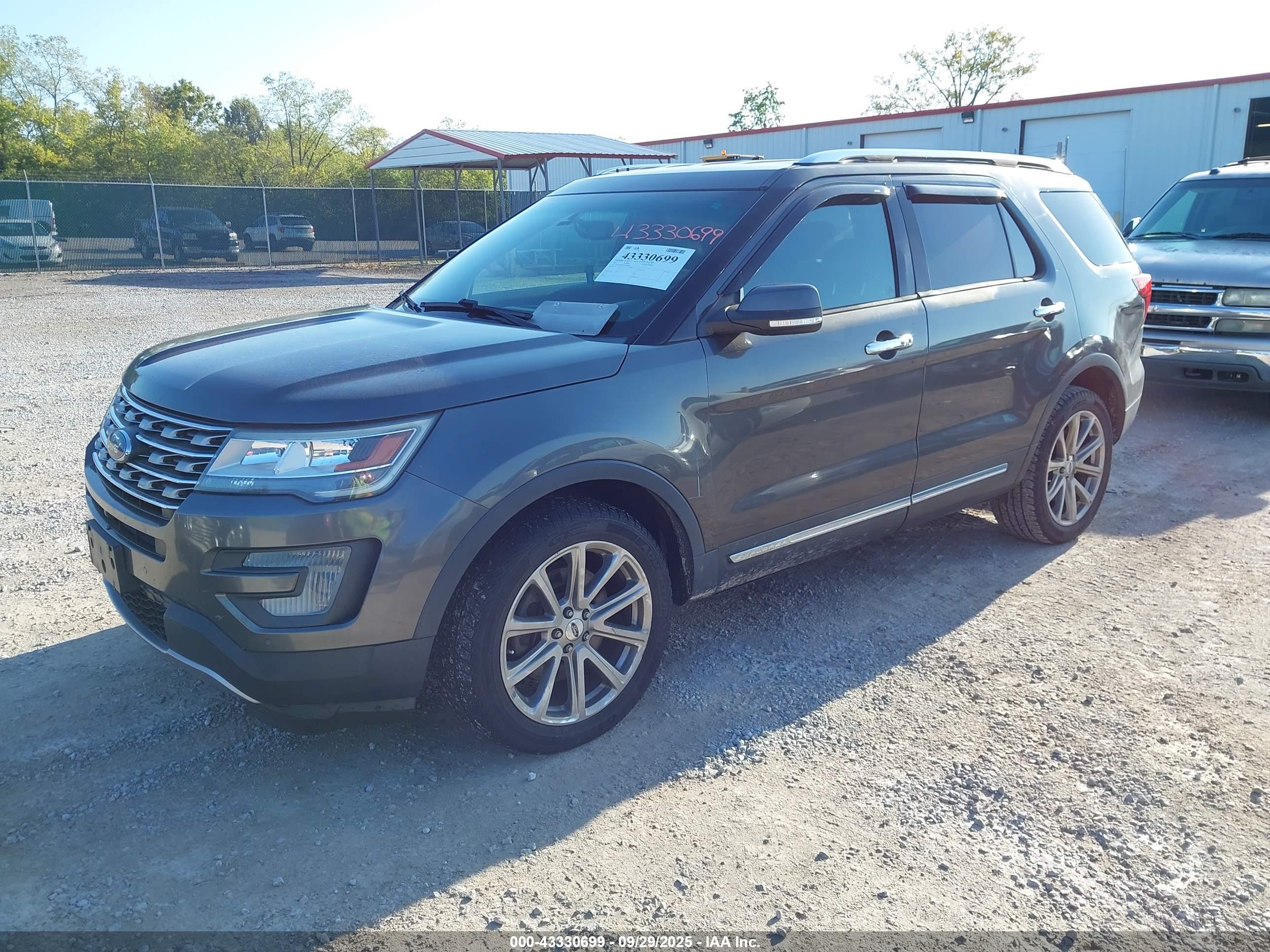 FORD EXPLORER image 2
