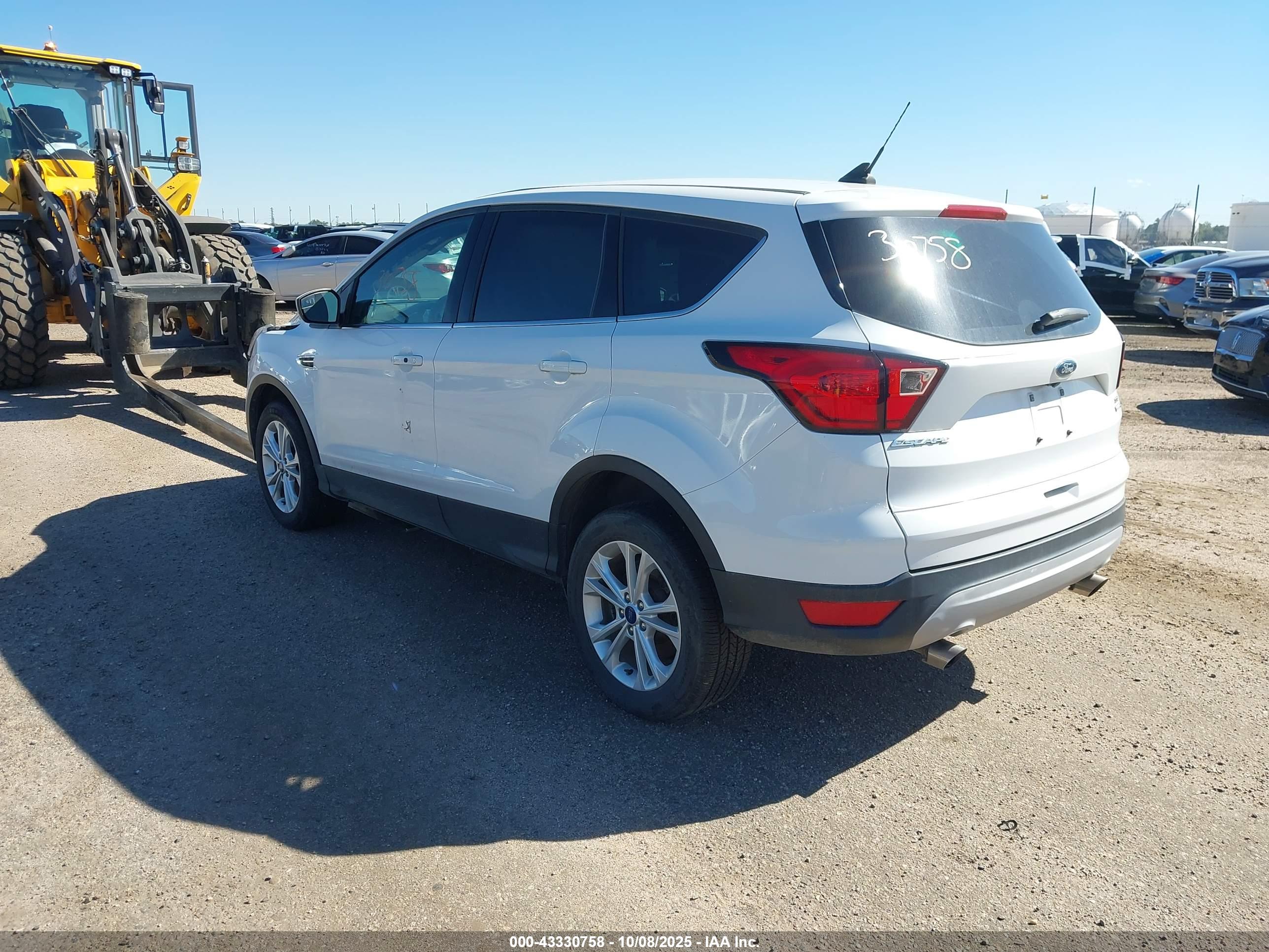 FORD ESCAPE image 3