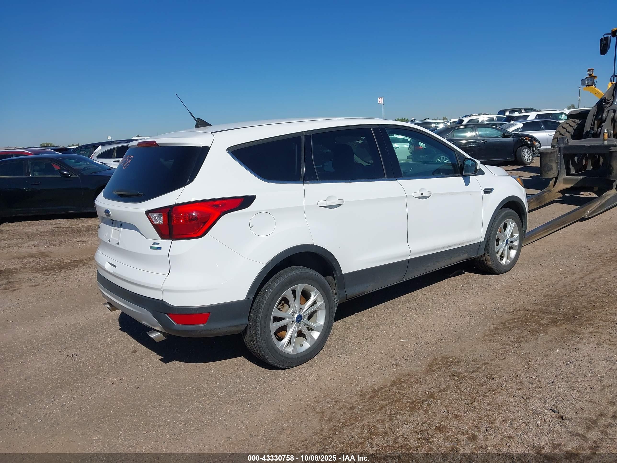 FORD ESCAPE image 4