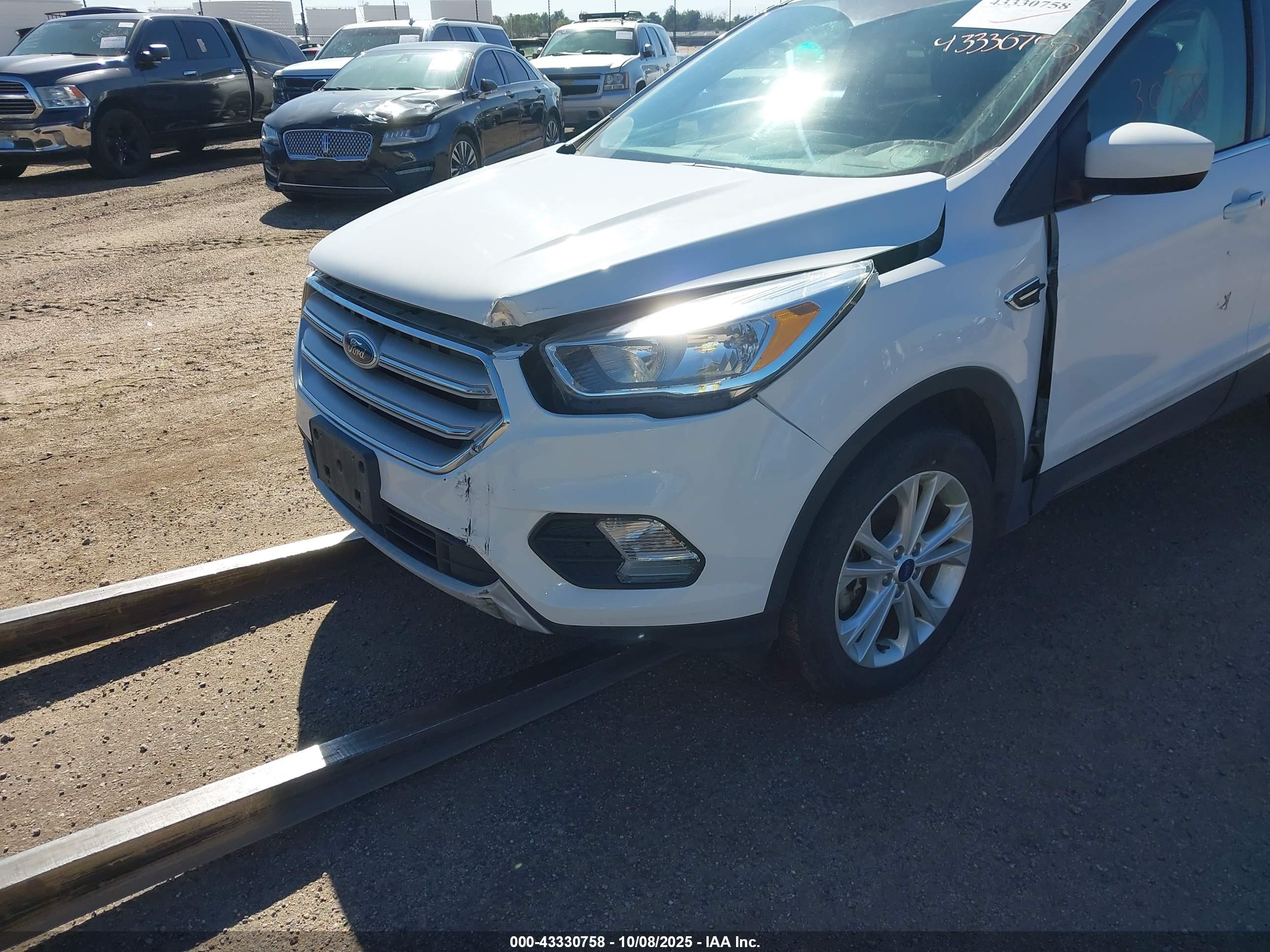 FORD ESCAPE image 6