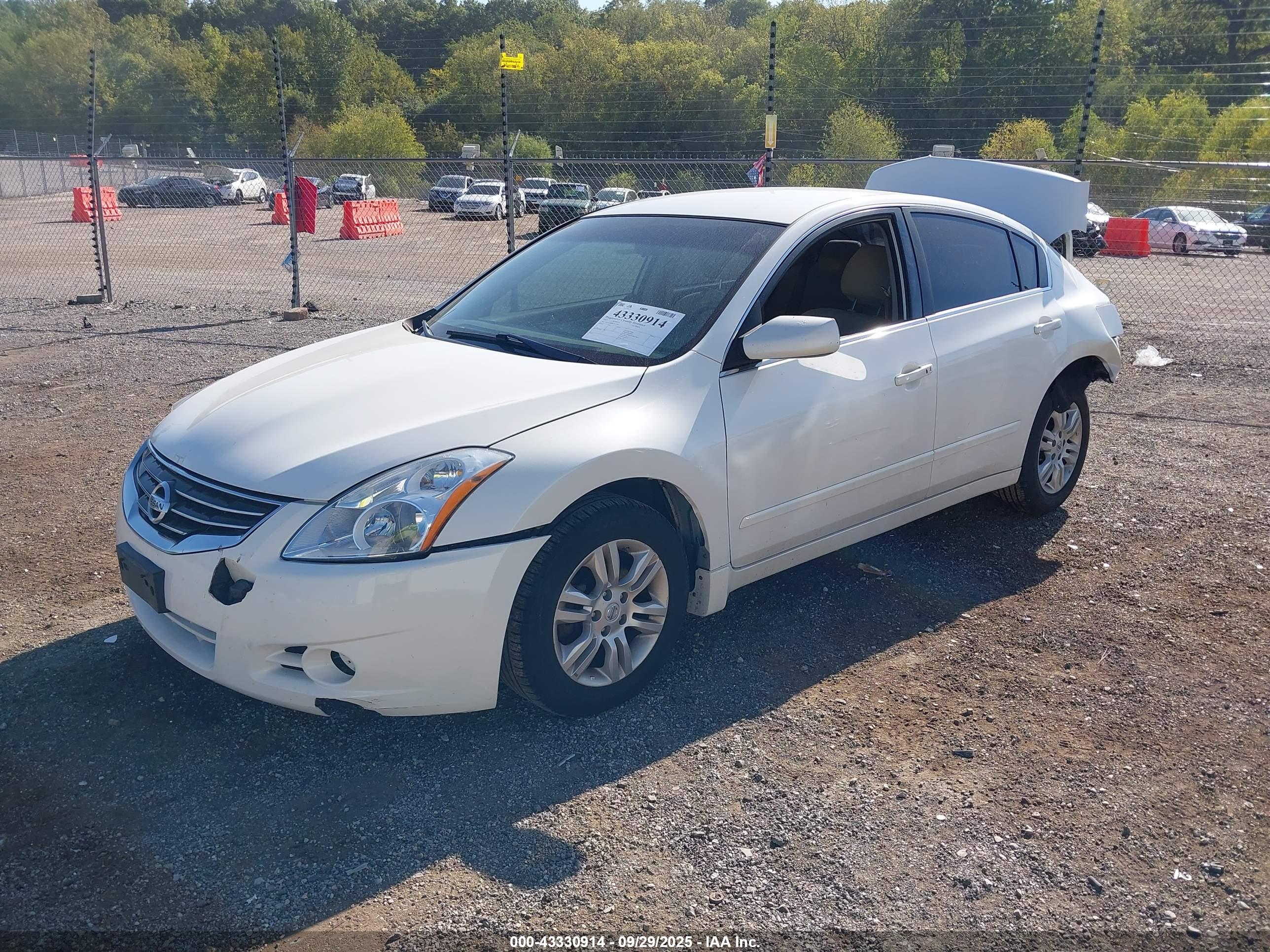 NISSAN ALTIMA image 2