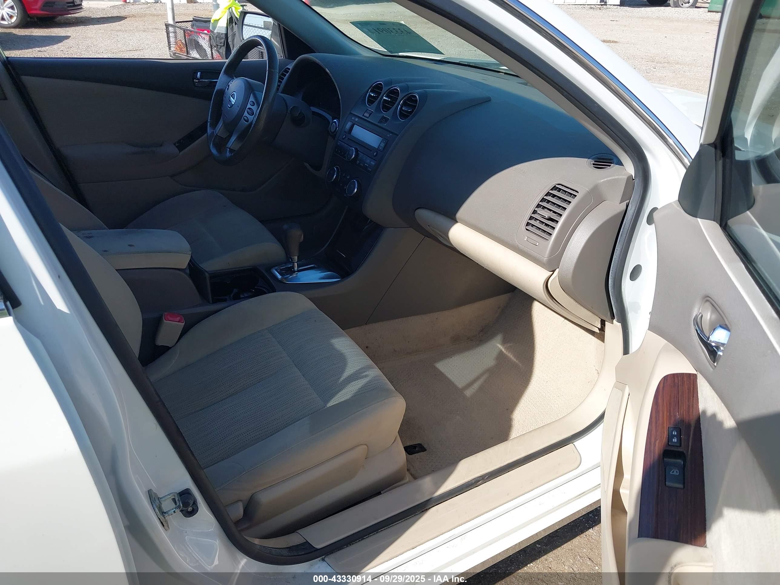 NISSAN ALTIMA image 5