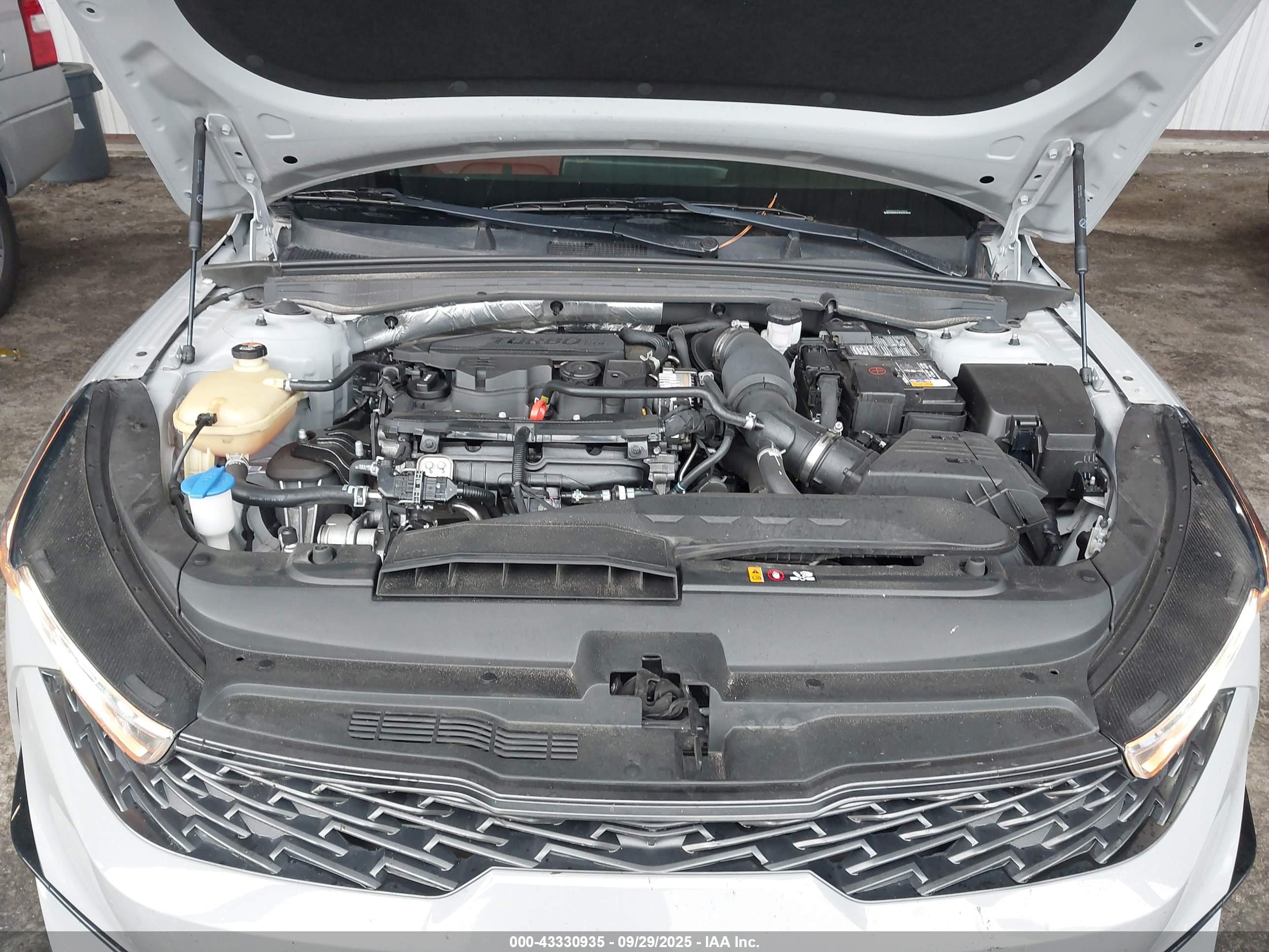 KIA K5 image 10