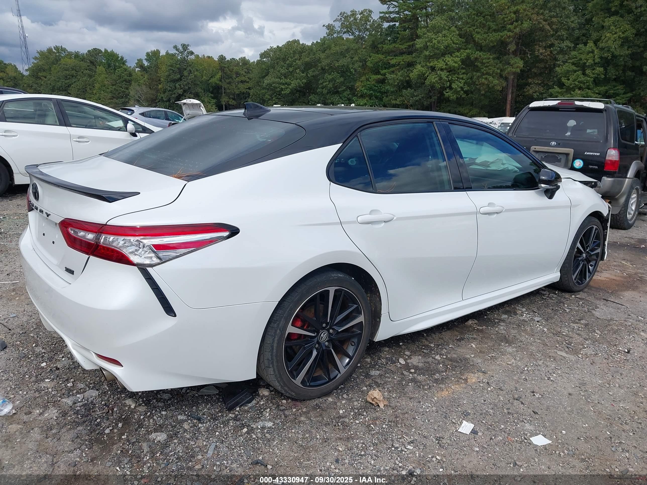 TOYOTA CAMRY image 4