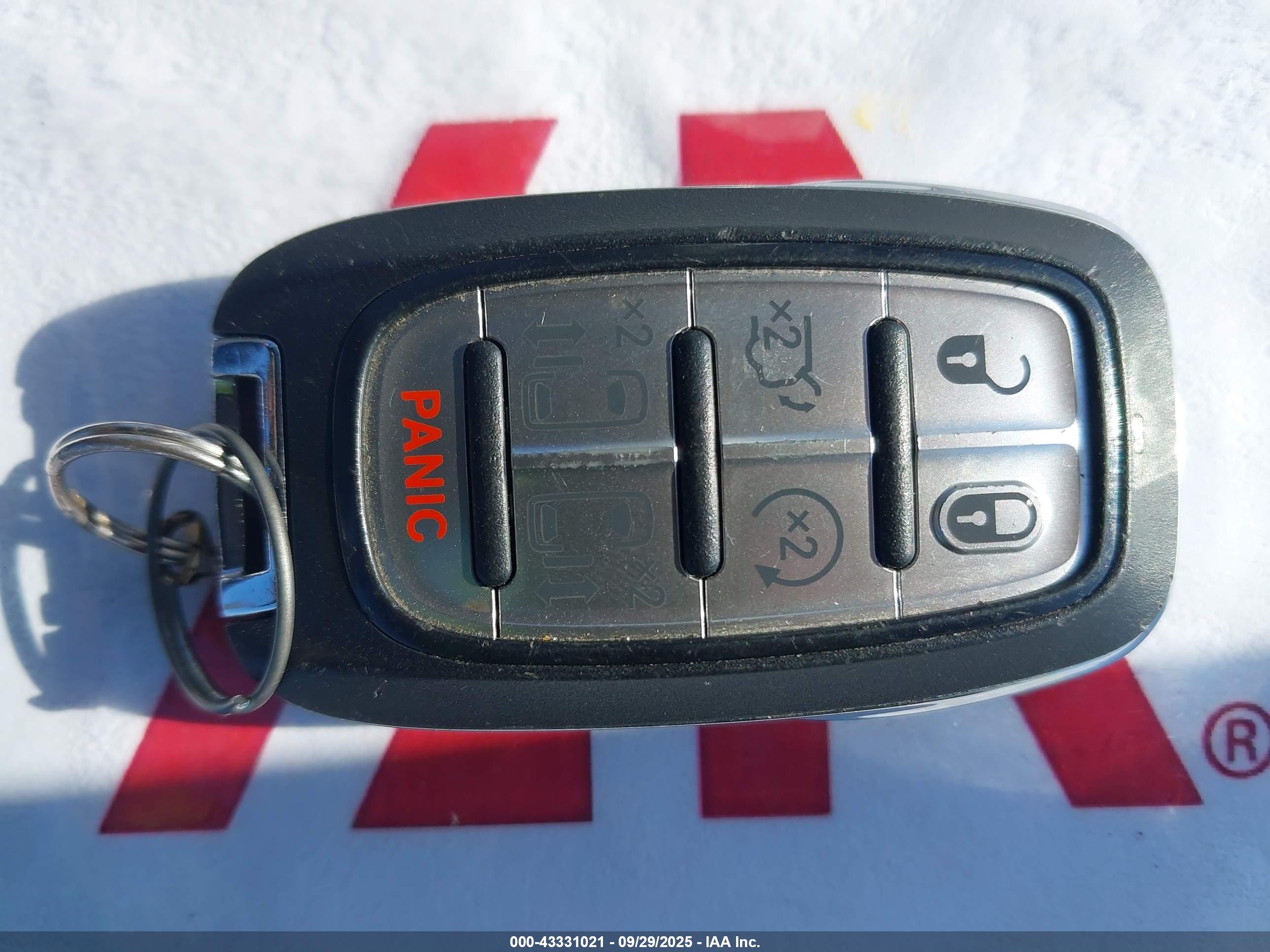 CHRYSLER PACIFICA image 11