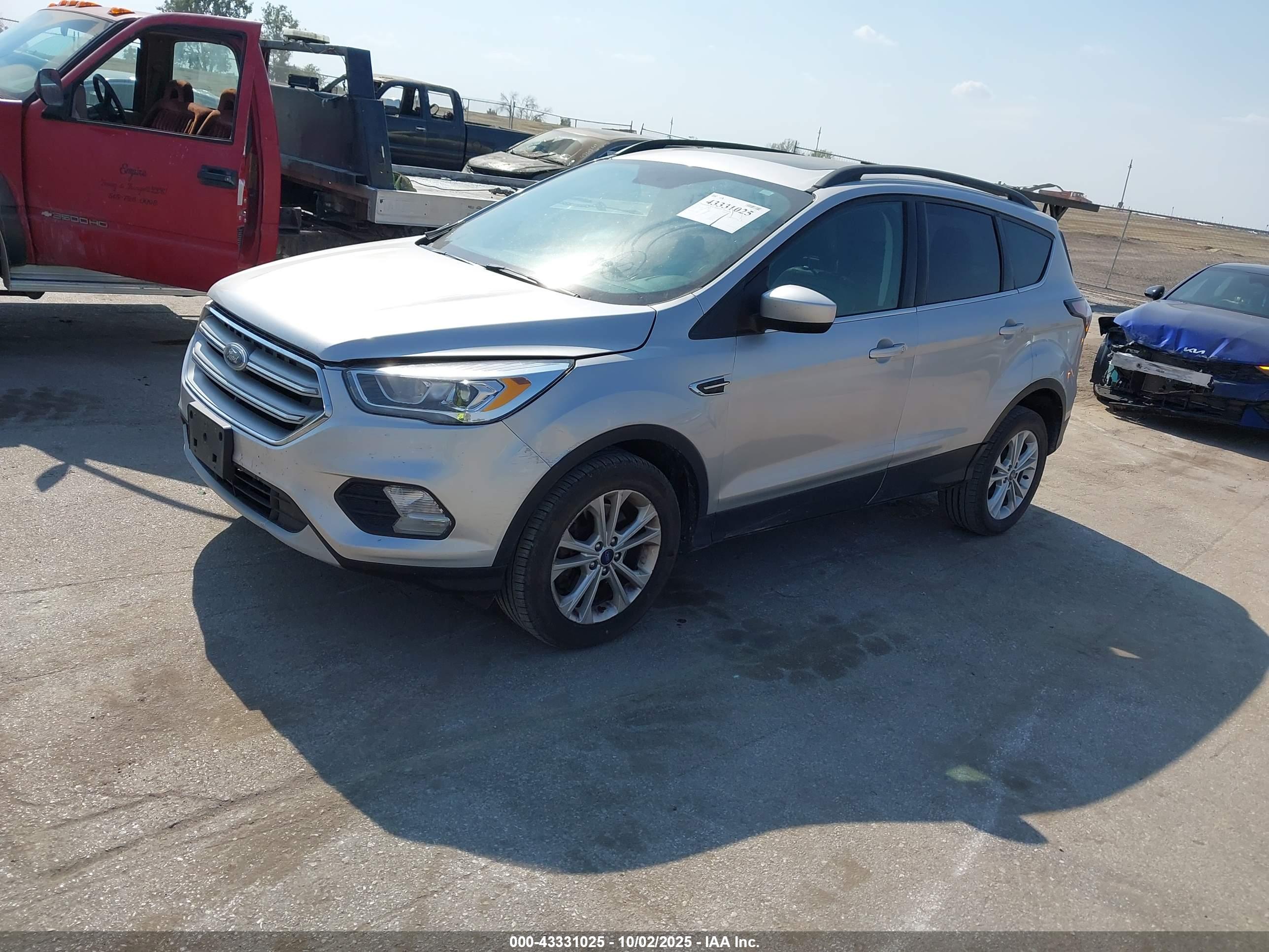 FORD ESCAPE image 2
