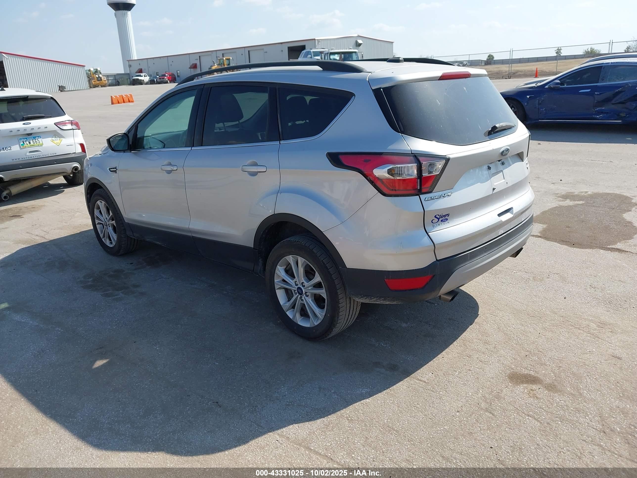 FORD ESCAPE image 3