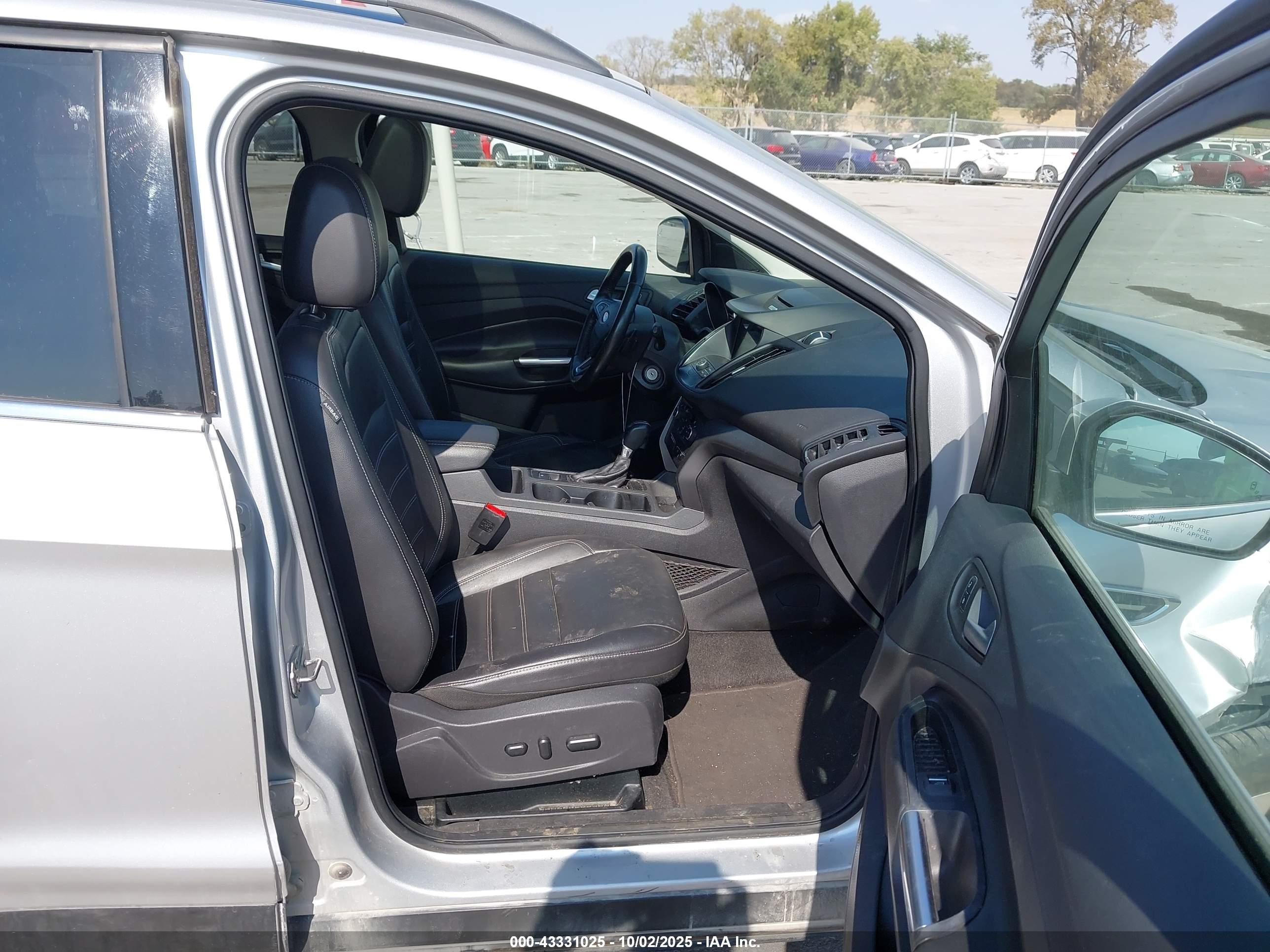 FORD ESCAPE image 5