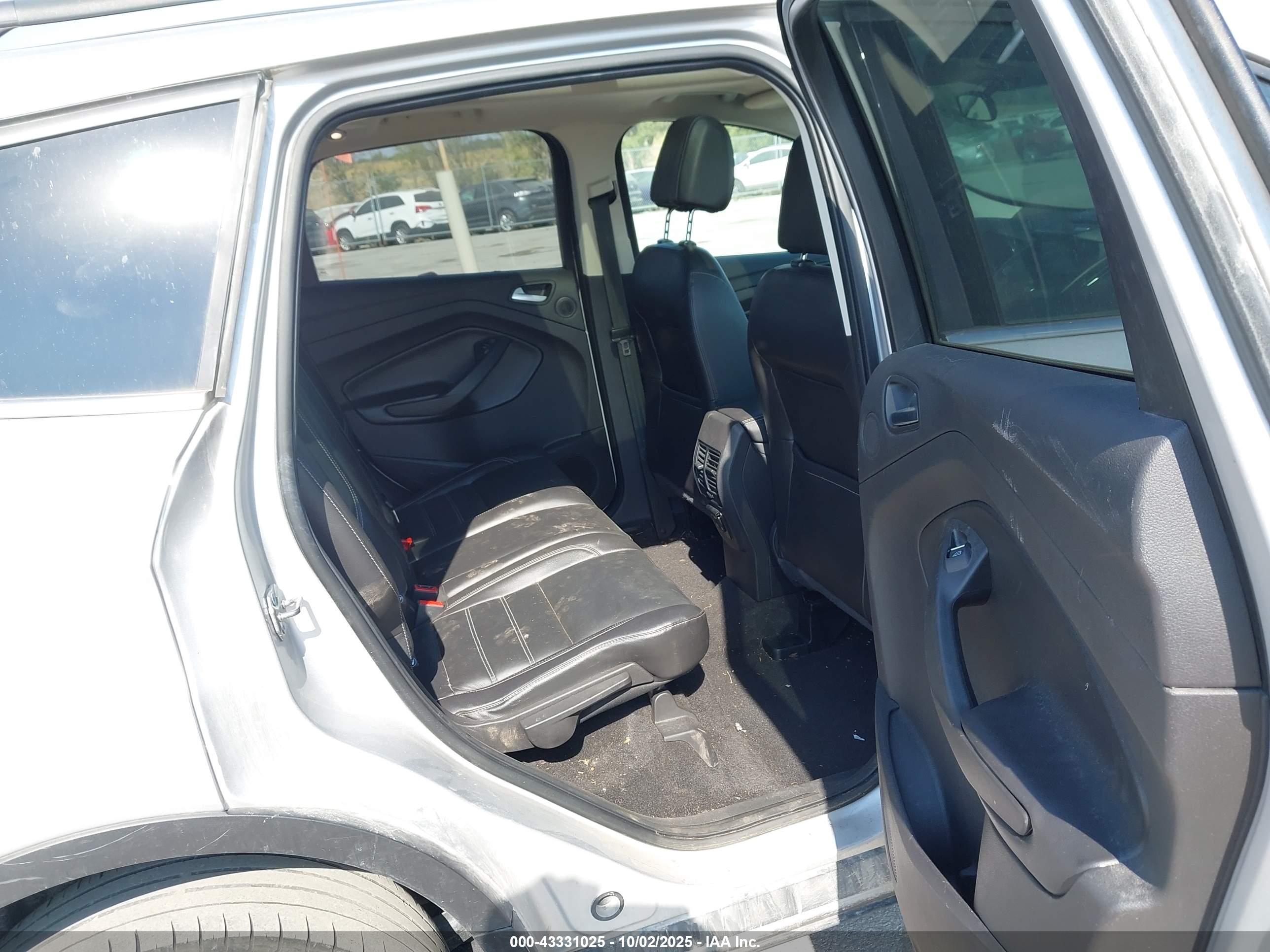 FORD ESCAPE image 8