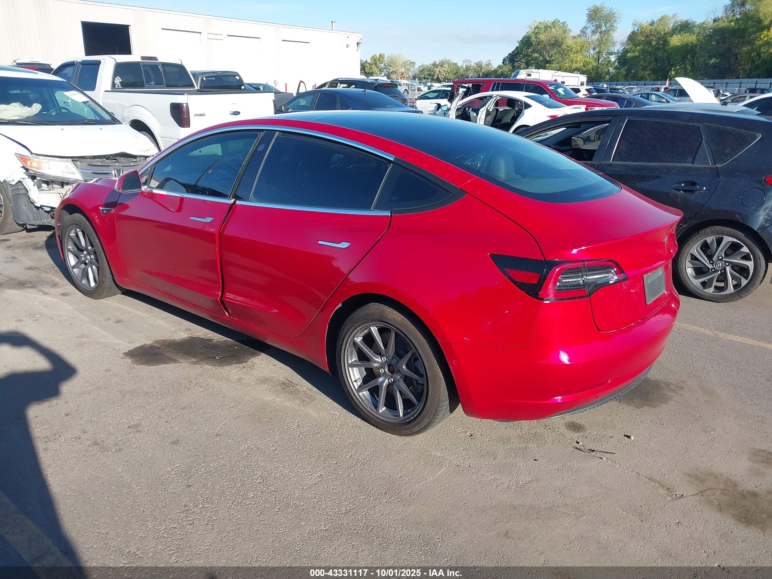 TESLA MODEL image 3