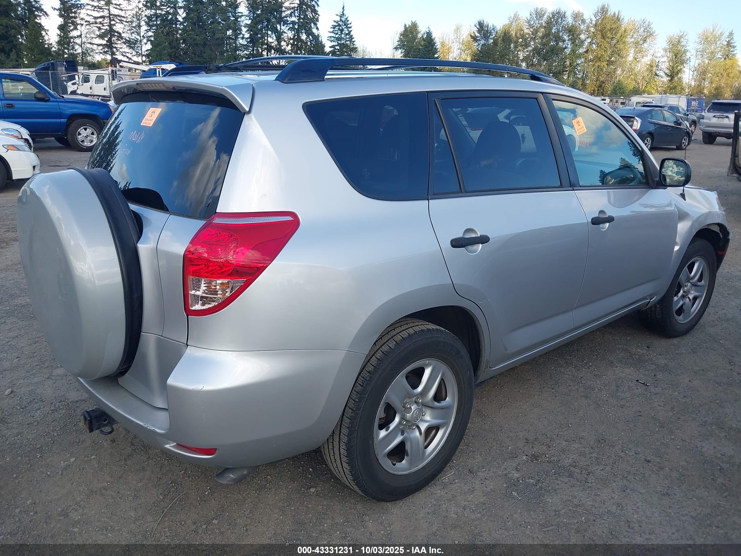 TOYOTA RAV4 image 4