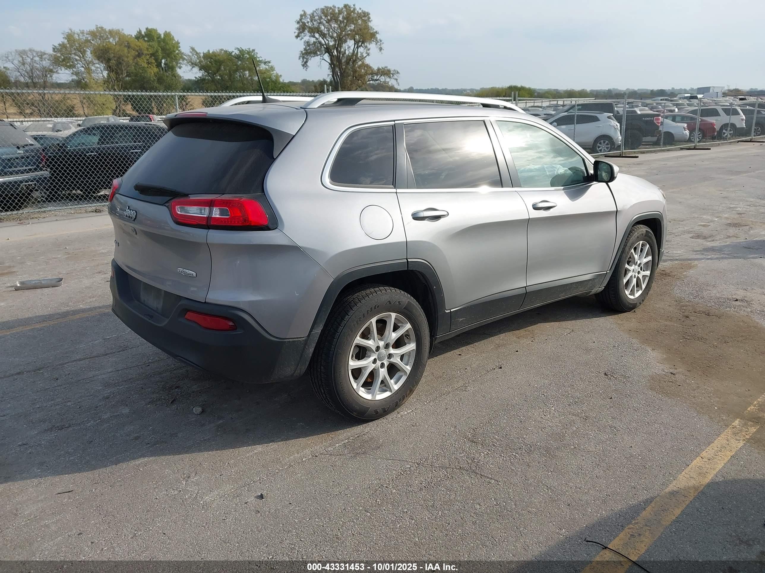 JEEP CHEROKEE image 4