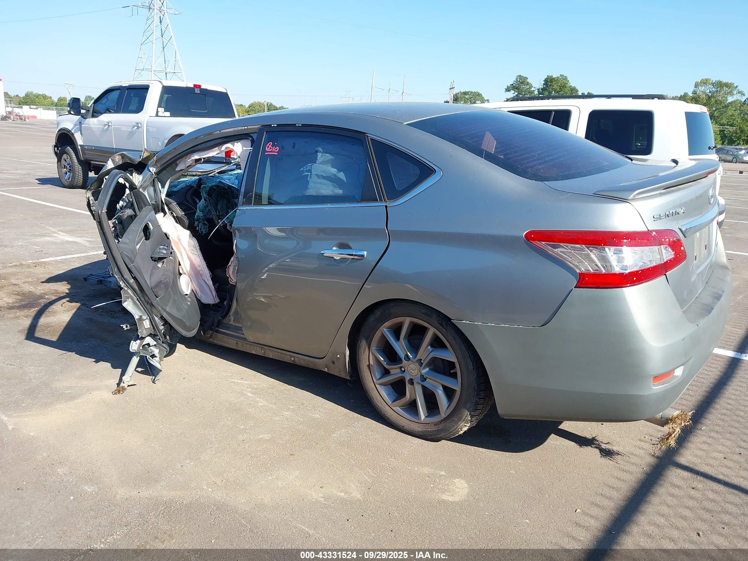 NISSAN SENTRA image 3