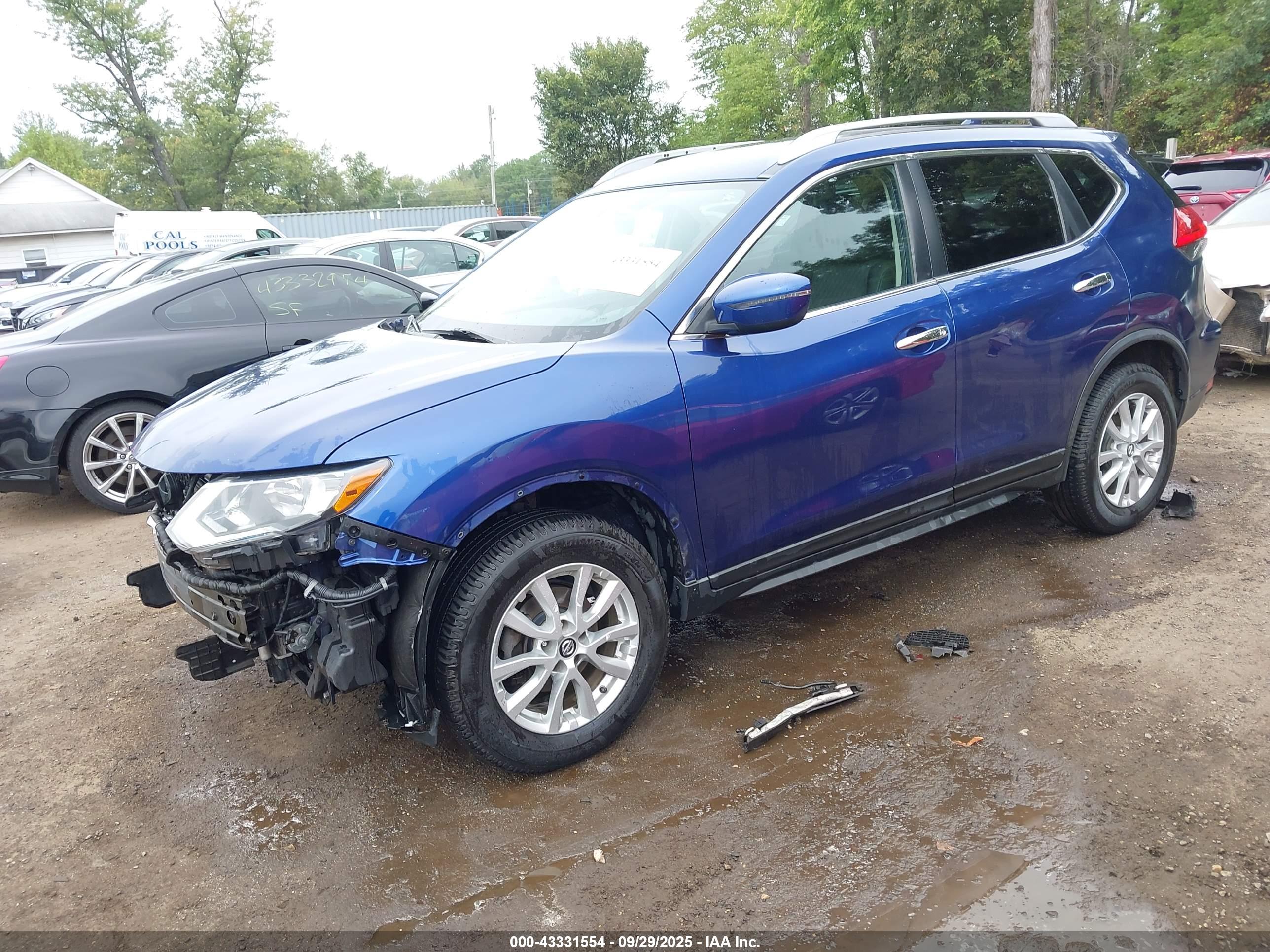 NISSAN ROGUE image 2