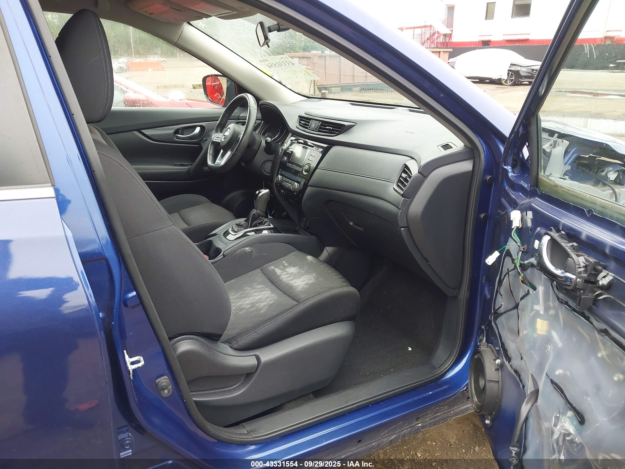 NISSAN ROGUE image 5
