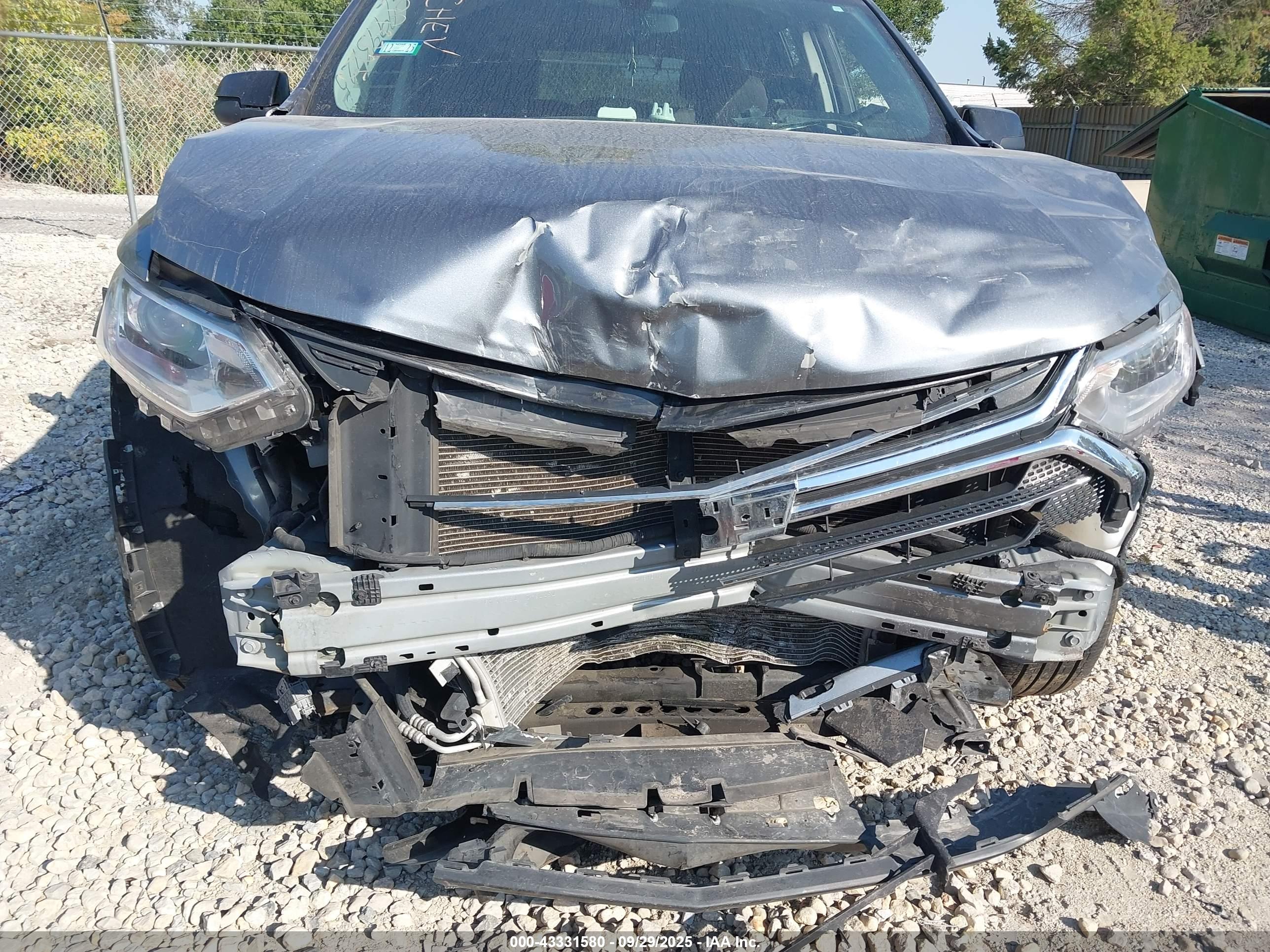 CHEVROLET TRAVERSE image 6