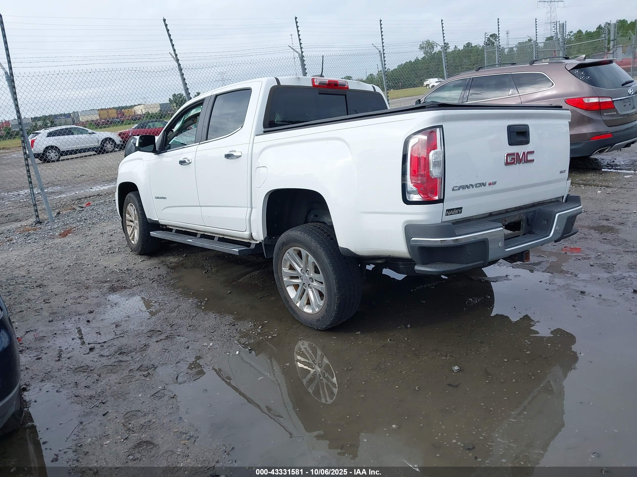 GMC CANYON image 3