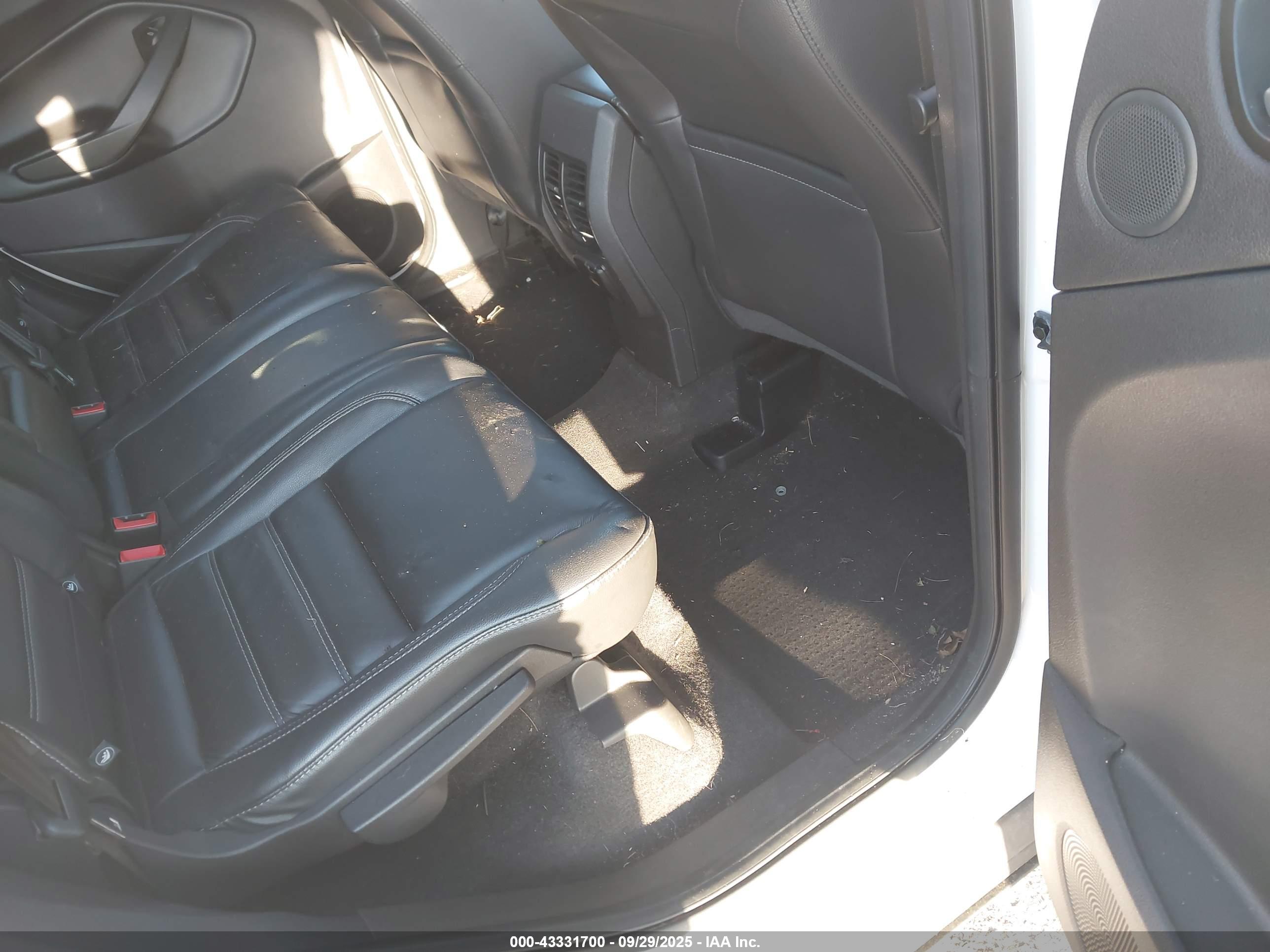 FORD ESCAPE image 8