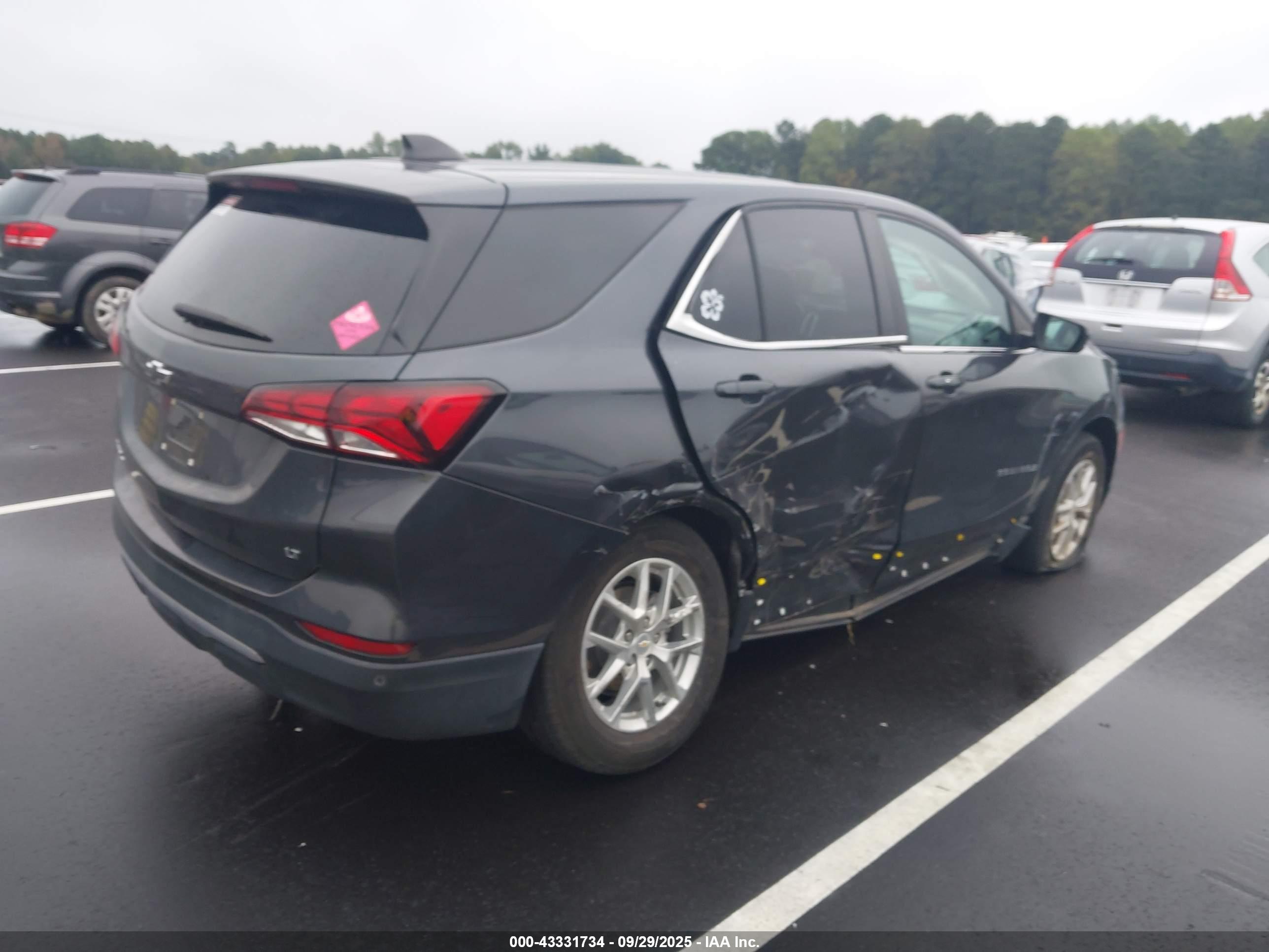 CHEVROLET EQUINOX image 4