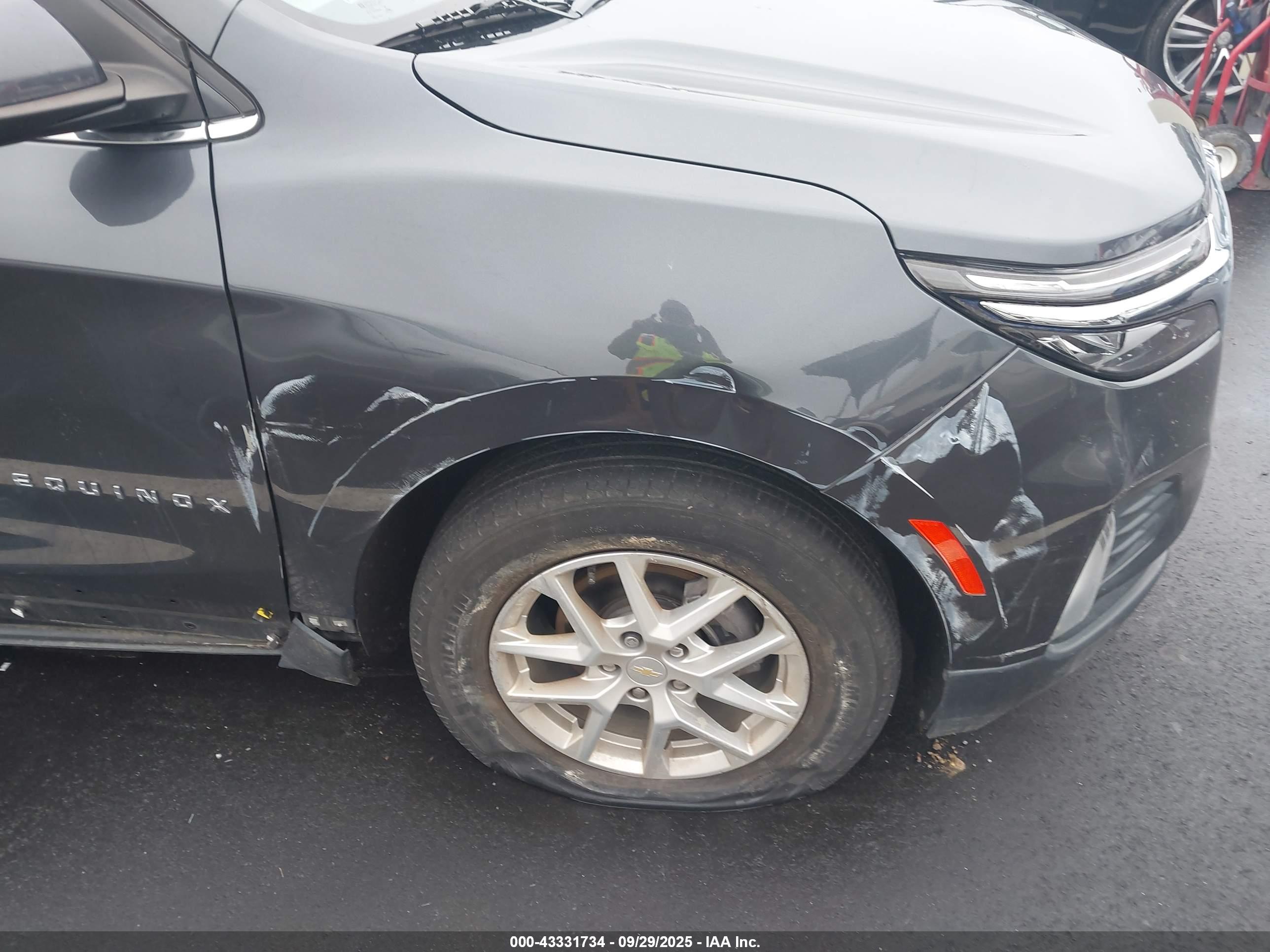 CHEVROLET EQUINOX image 6