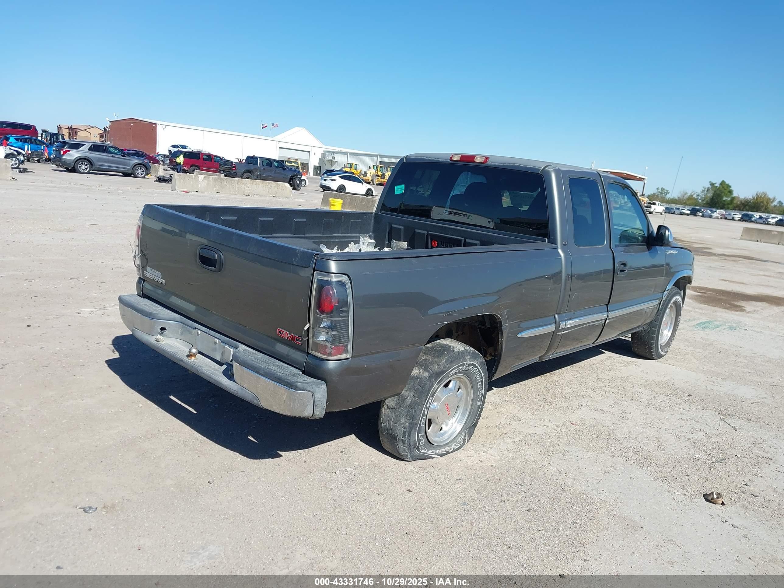 GMC SIERRA image 4