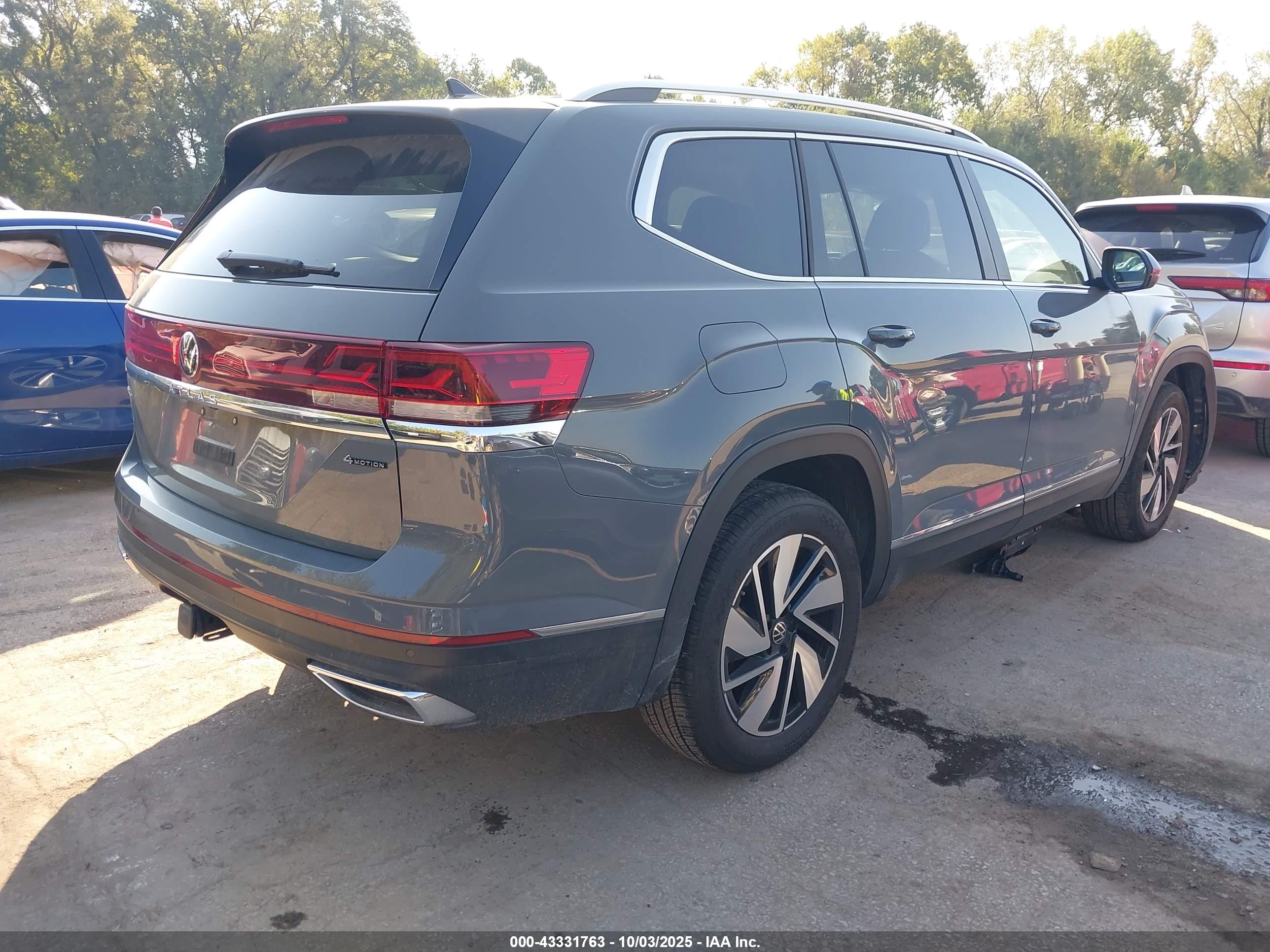 VOLKSWAGEN ATLAS image 4