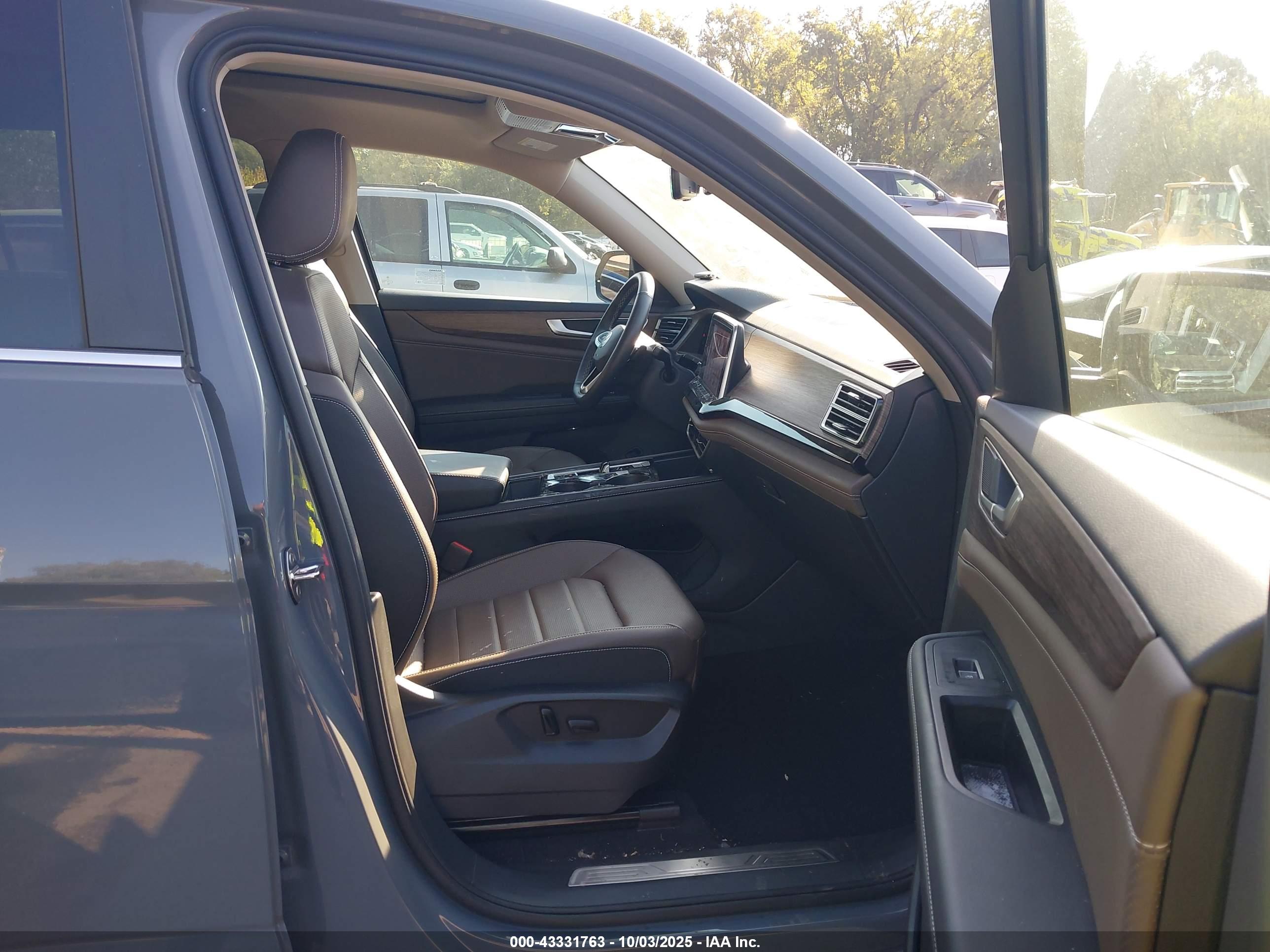 VOLKSWAGEN ATLAS image 5