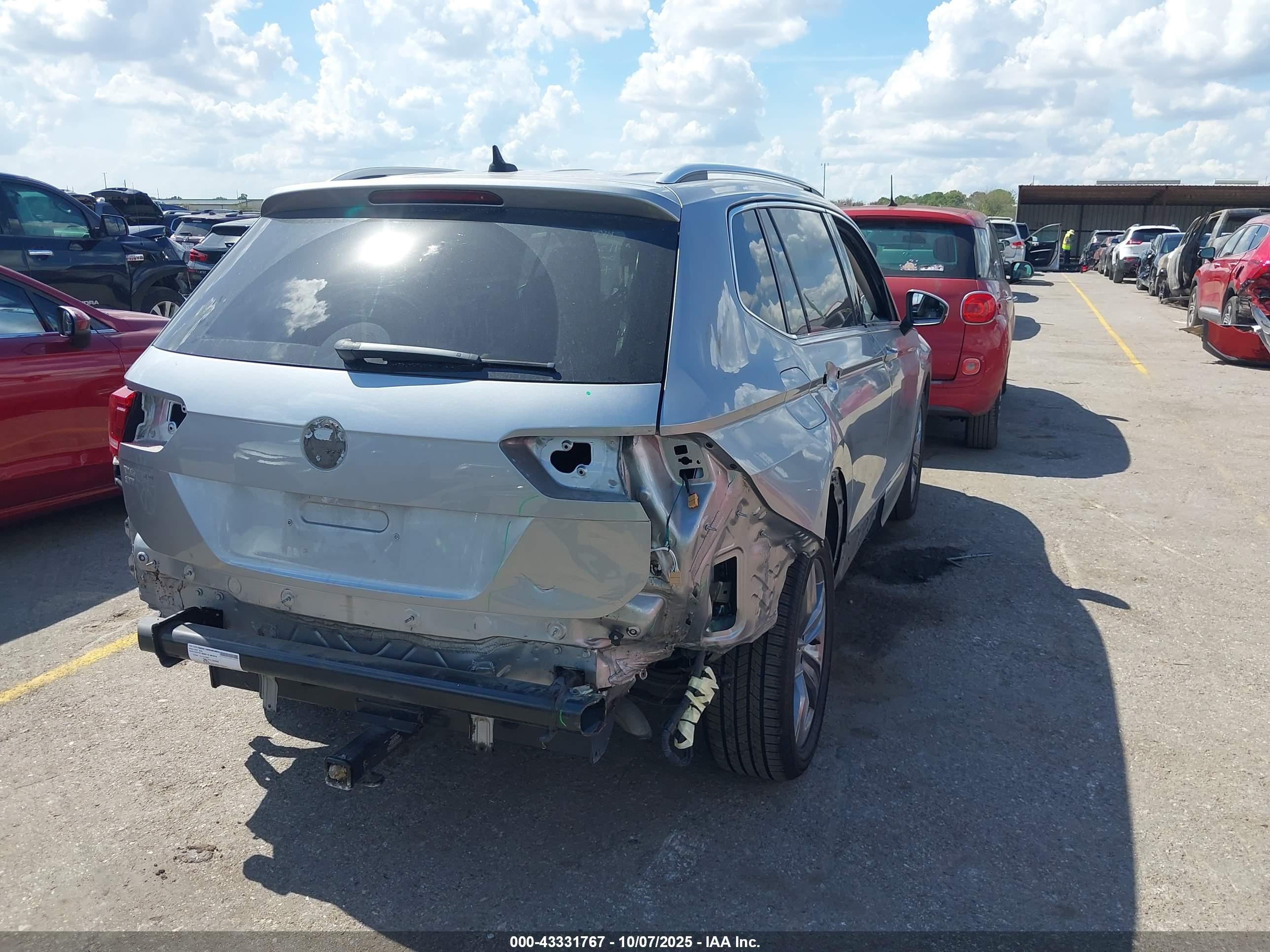 VOLKSWAGEN TIGUAN image 4