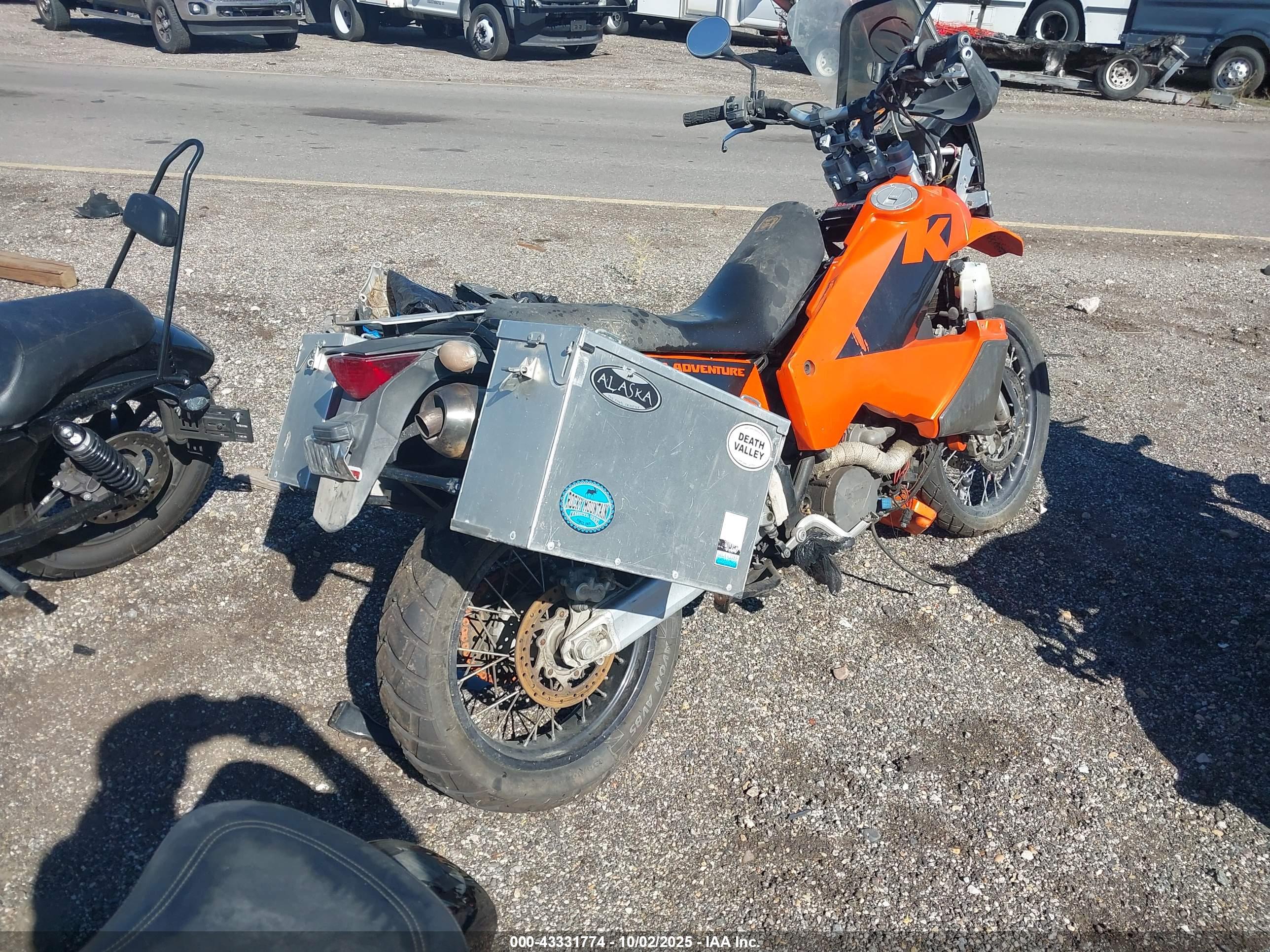 KTM 950 image 4
