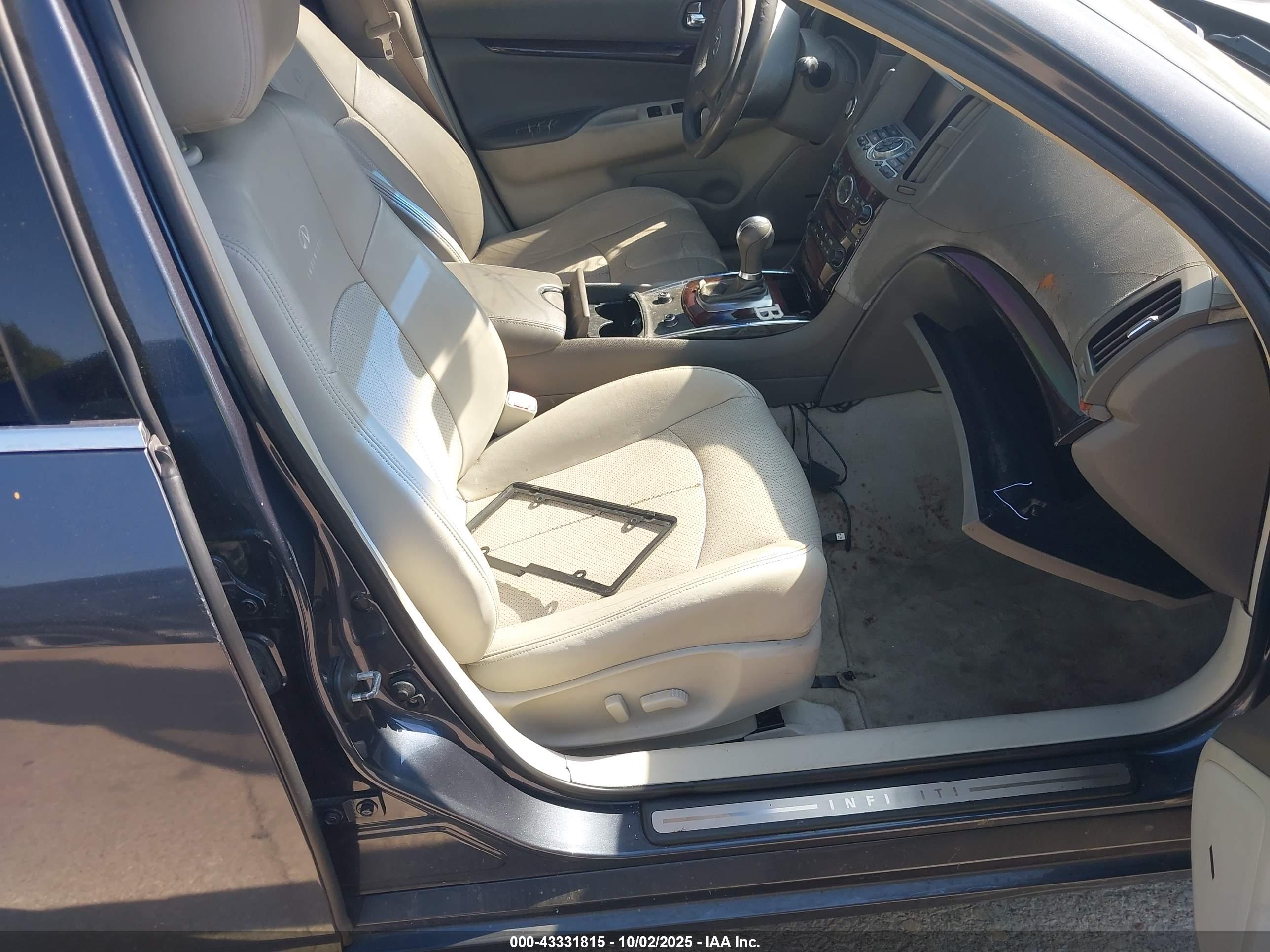 INFINITI G37 image 5