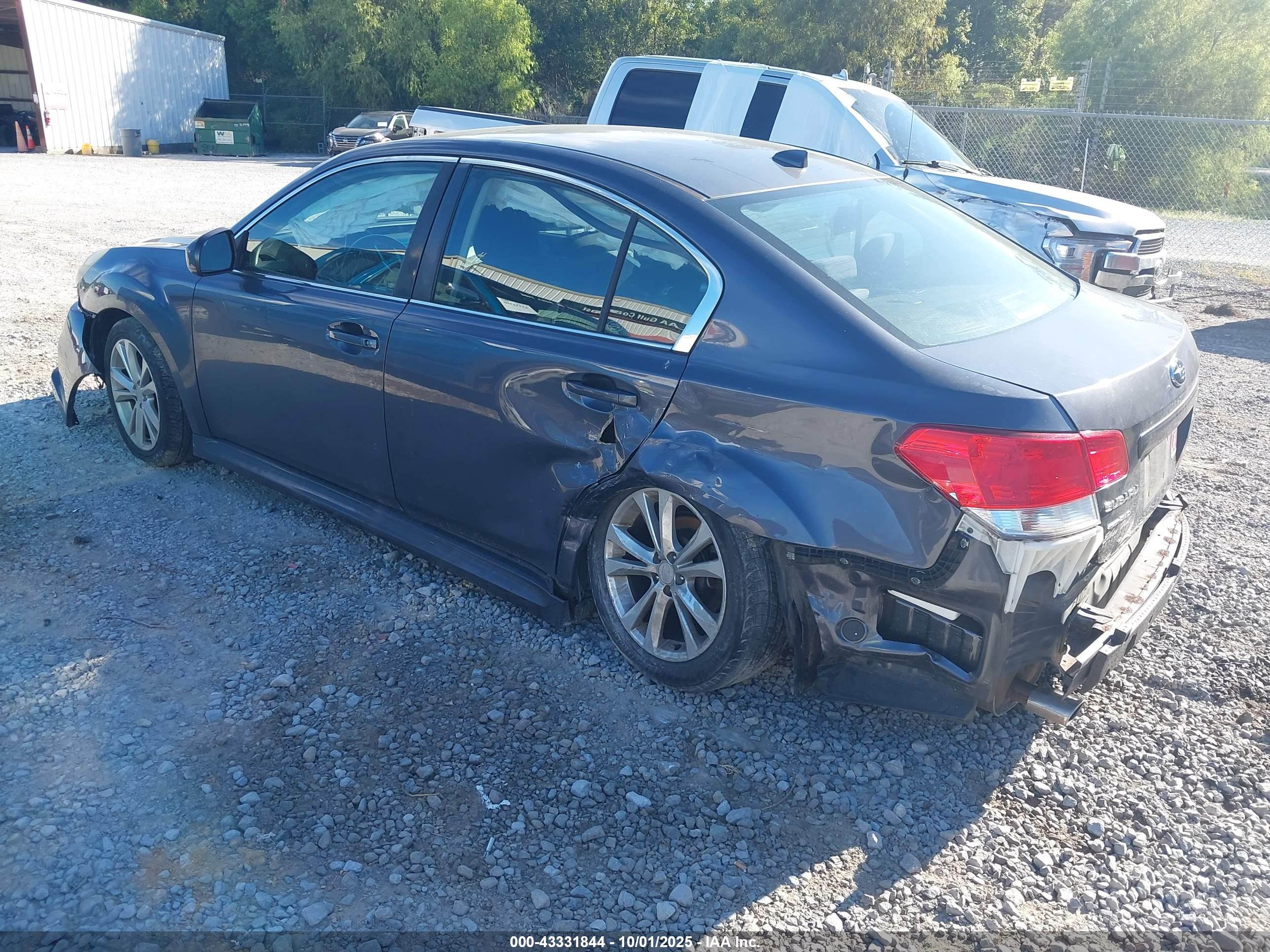SUBARU LEGACY image 3