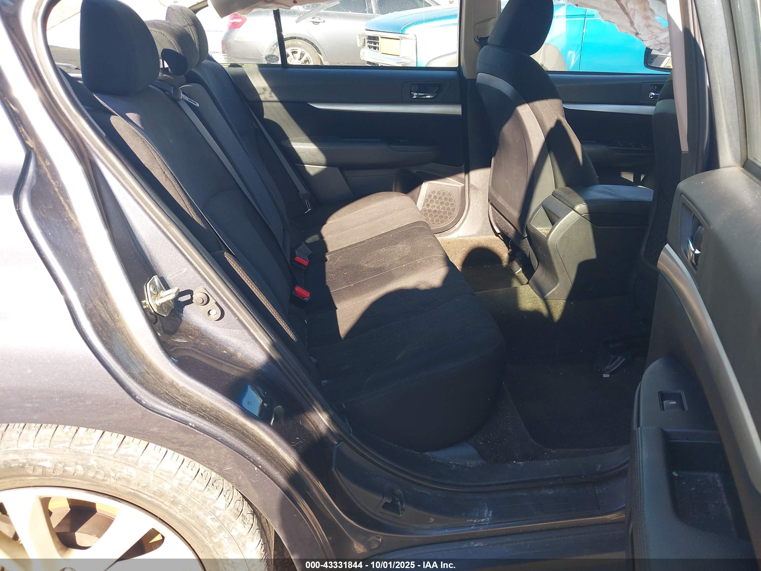 SUBARU LEGACY image 8